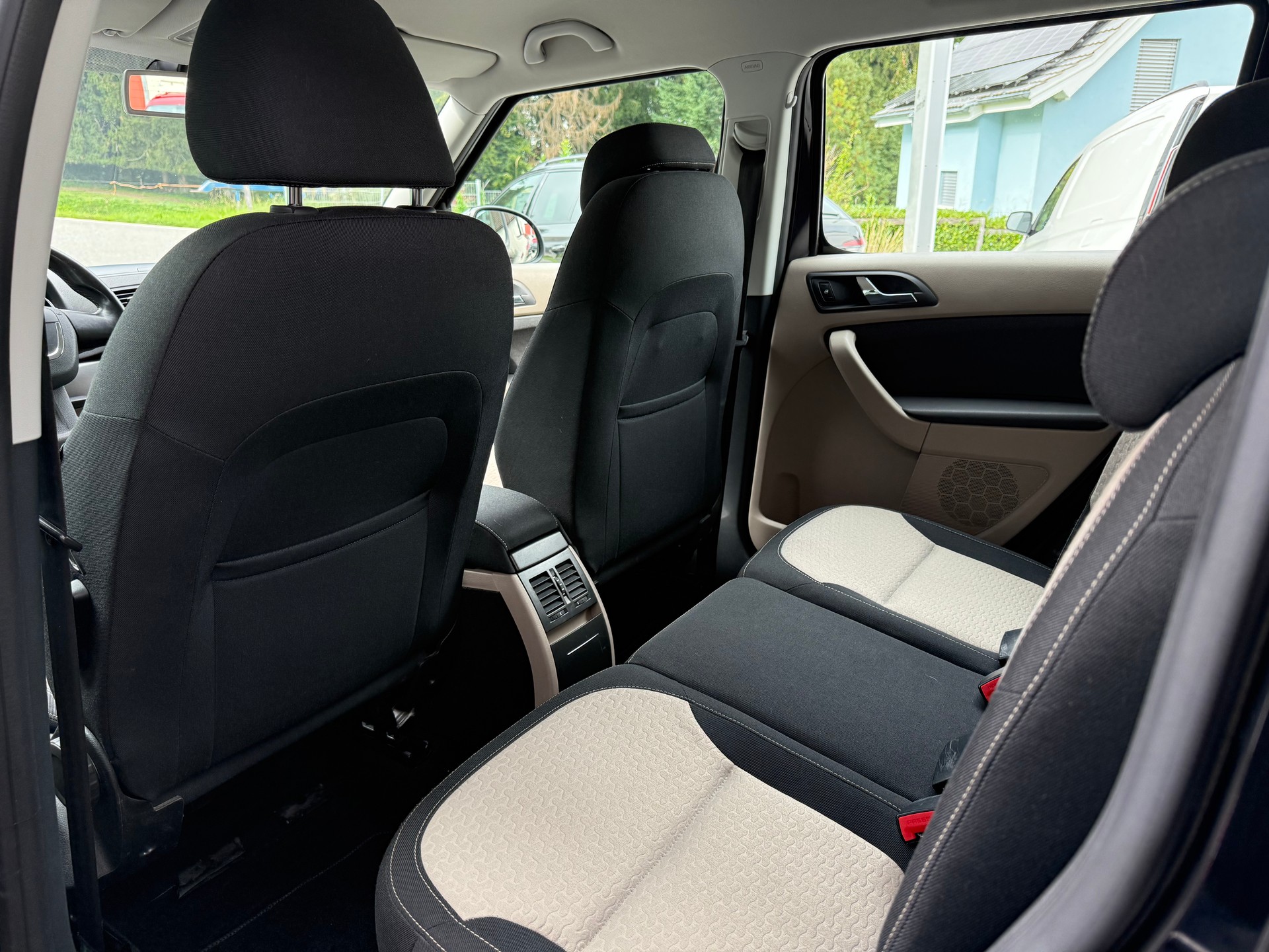 SKODA Yeti 1.8 TSI Experience 4x4-image-8