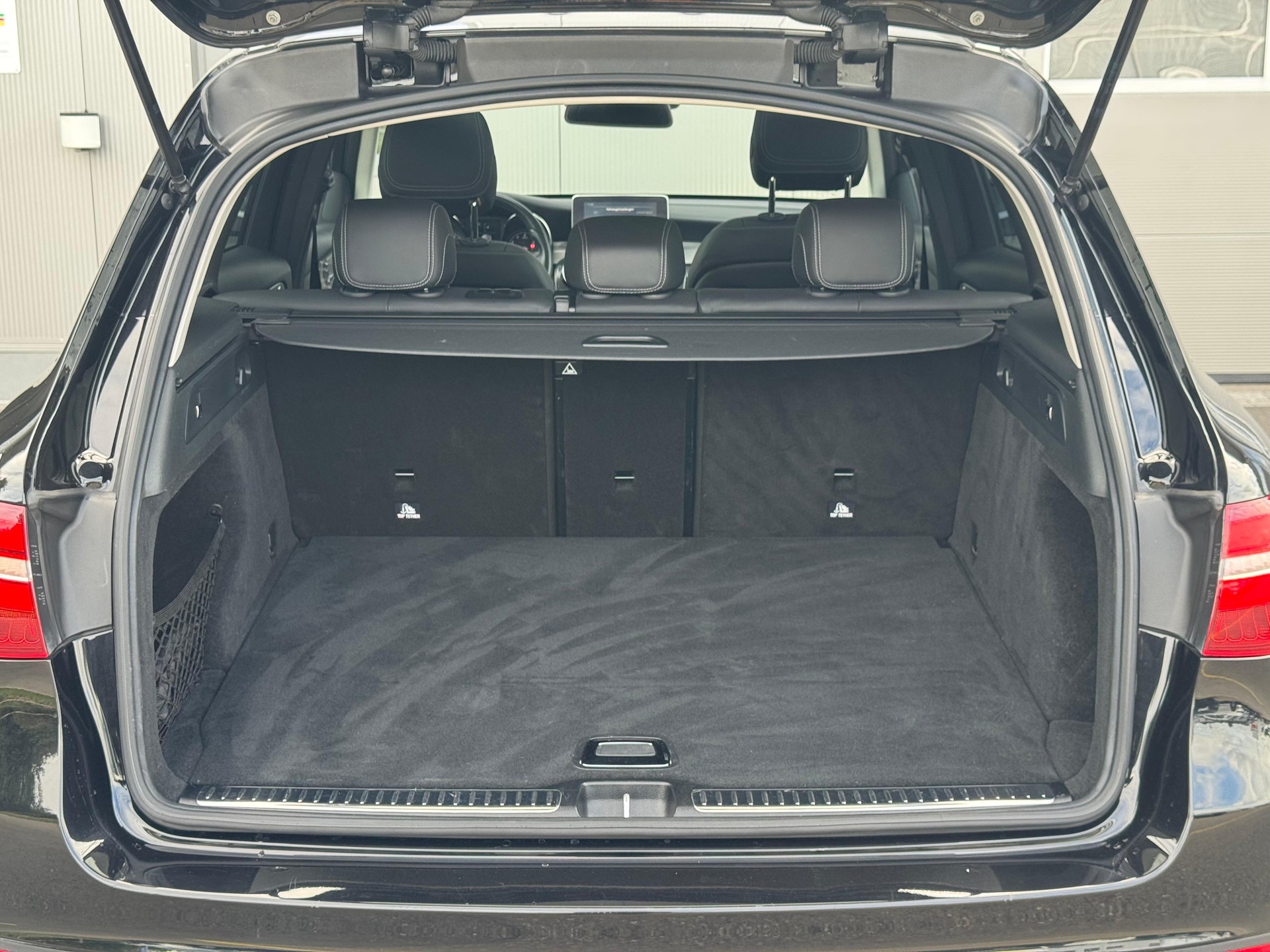 MERCEDES-BENZ GLC 300 4Matic 9G-Tronic-image-19