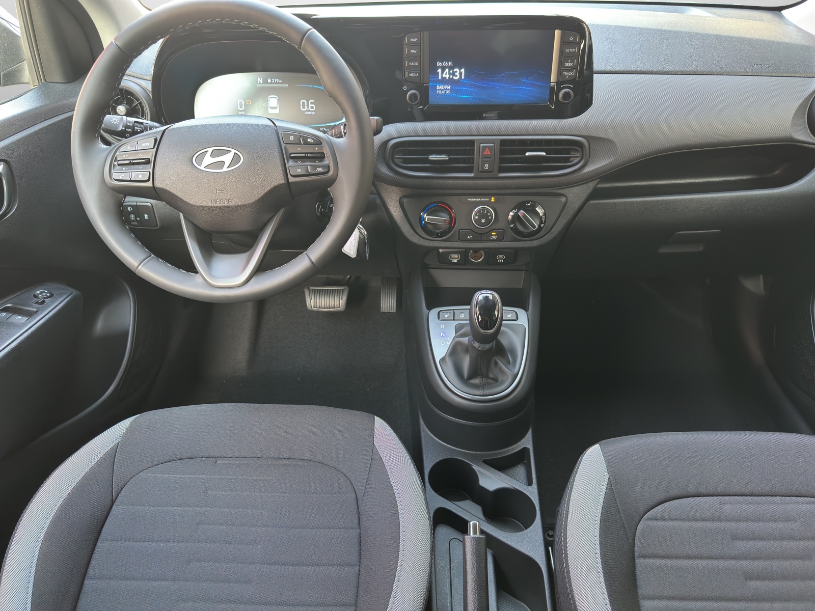 HYUNDAI i10 1.2 Amplia-image-5