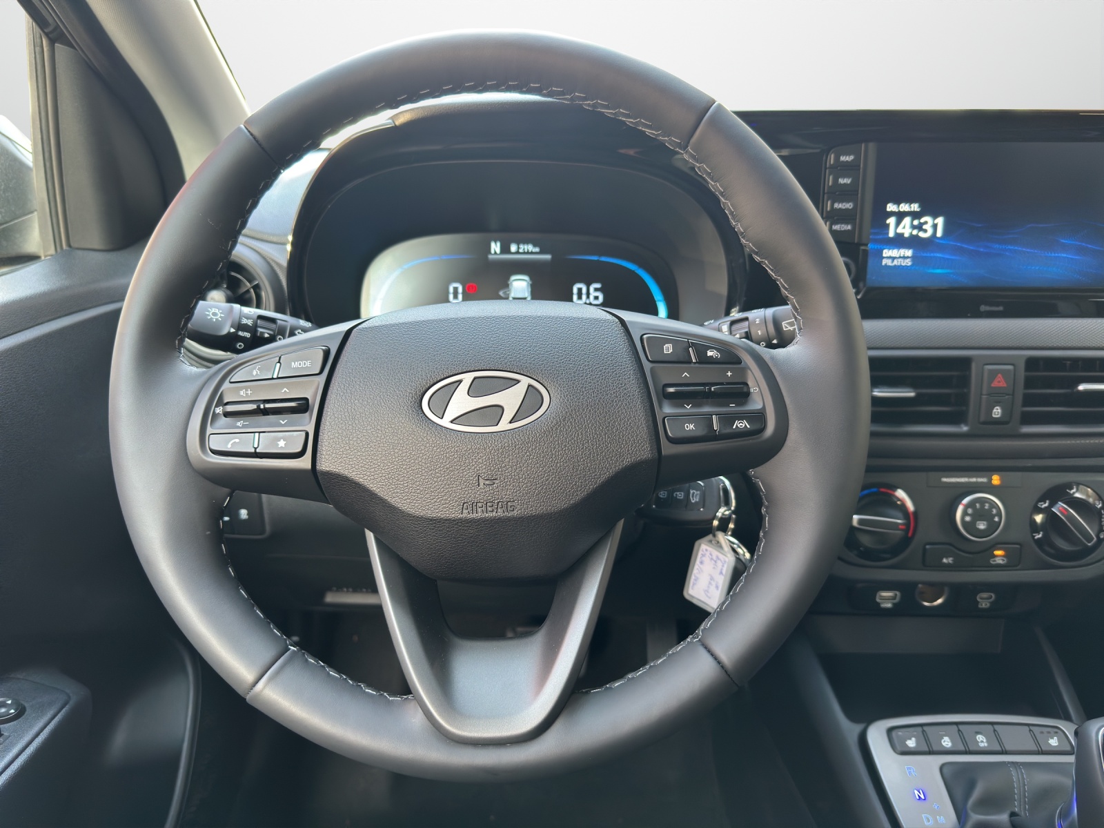 HYUNDAI i10 1.2 Amplia-image-9