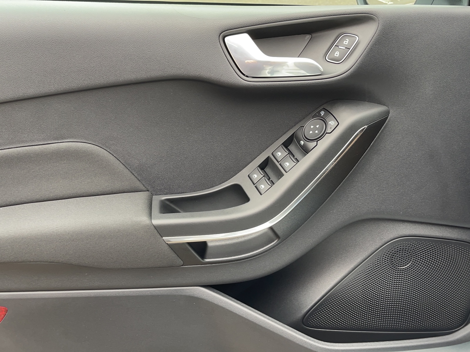 FORD Fiesta 1.0 EcoB Hybrid ST-Line X-image-10