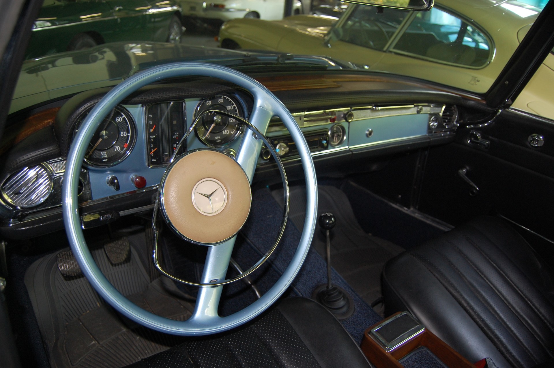 MERCEDES-BENZ SL-image-8