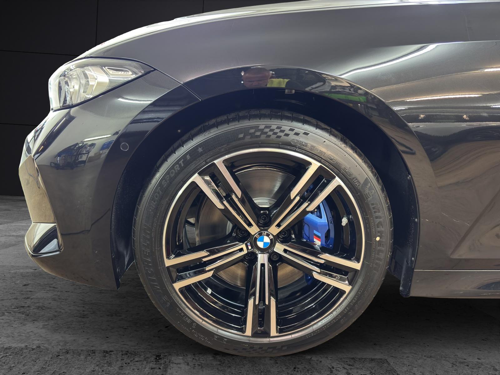 BMW 320d xDrive Touring-image-8