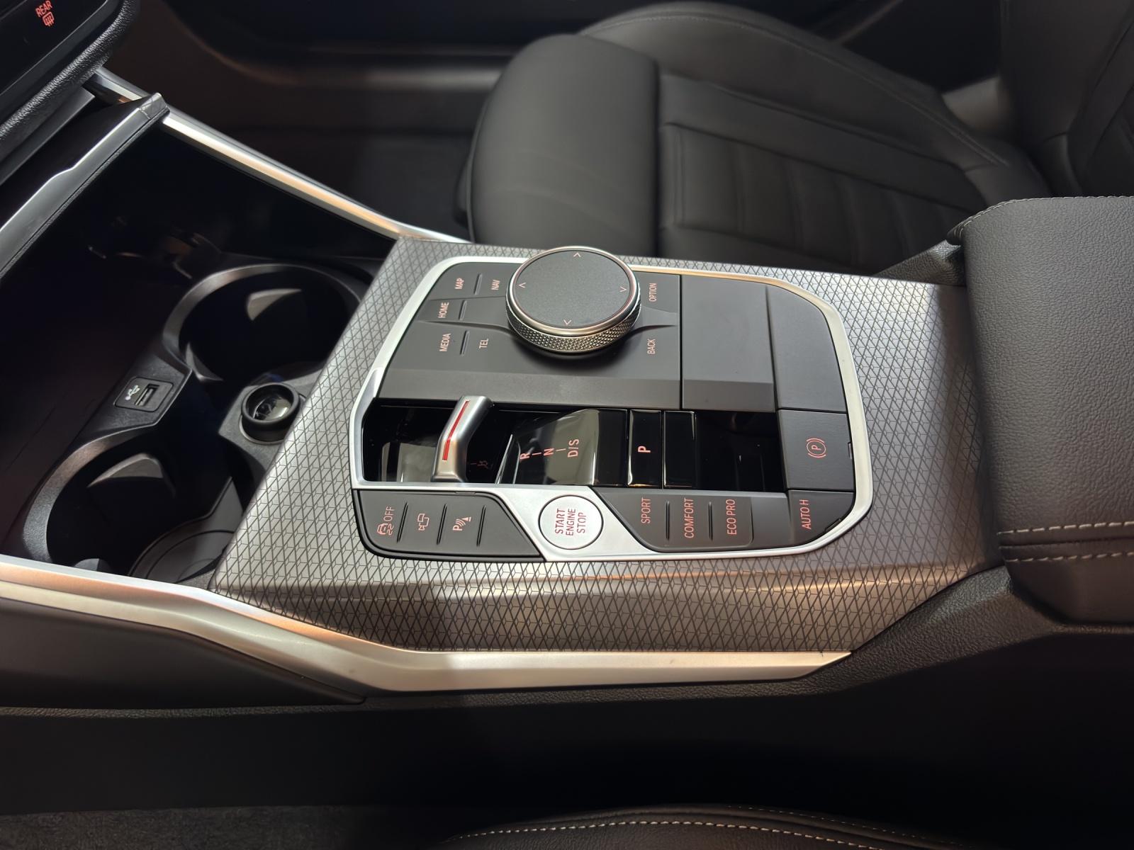 BMW 320d xDrive Touring-image-23