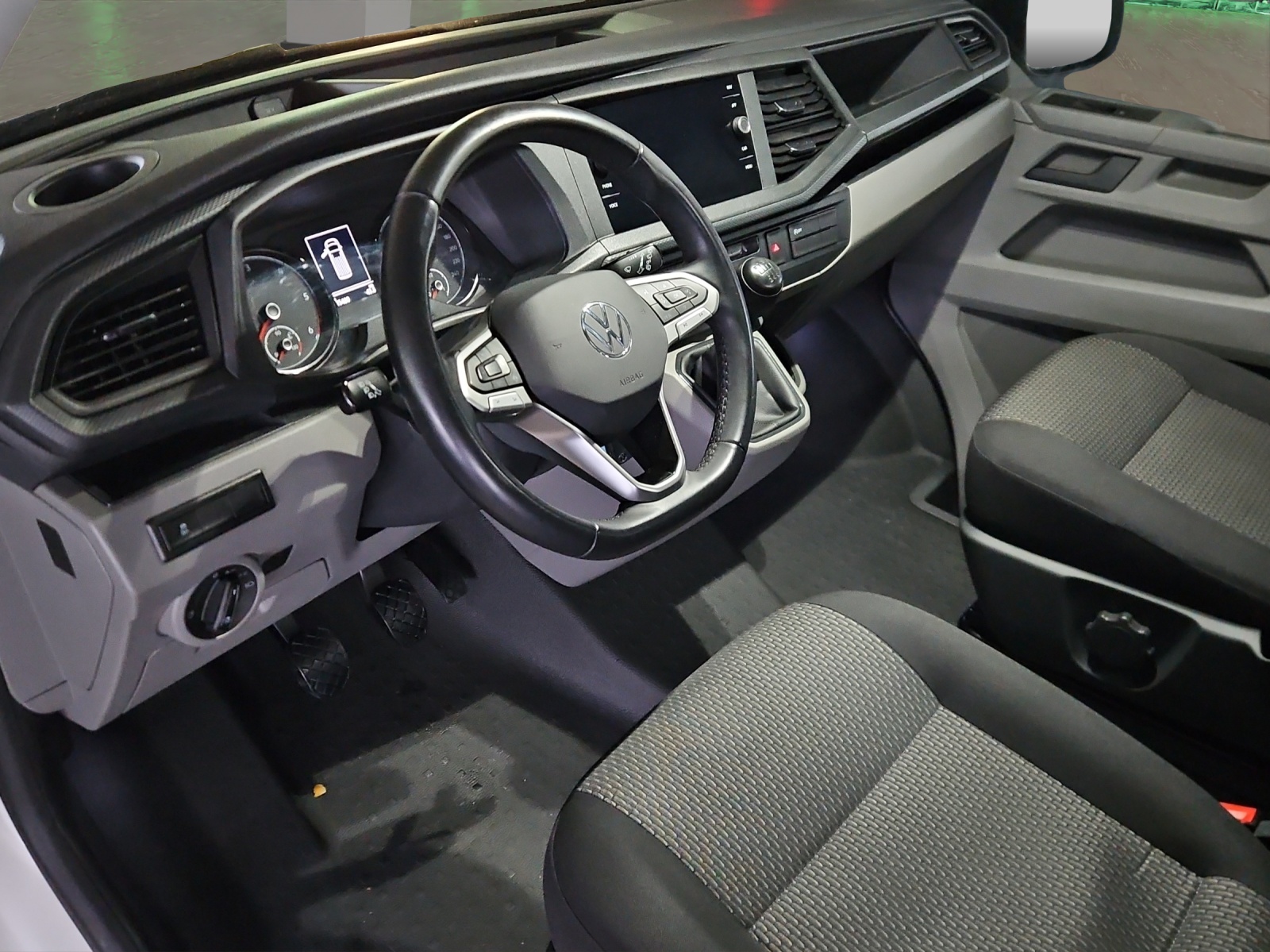 VW T6.1 2.0 TDI 4Motion-image-6
