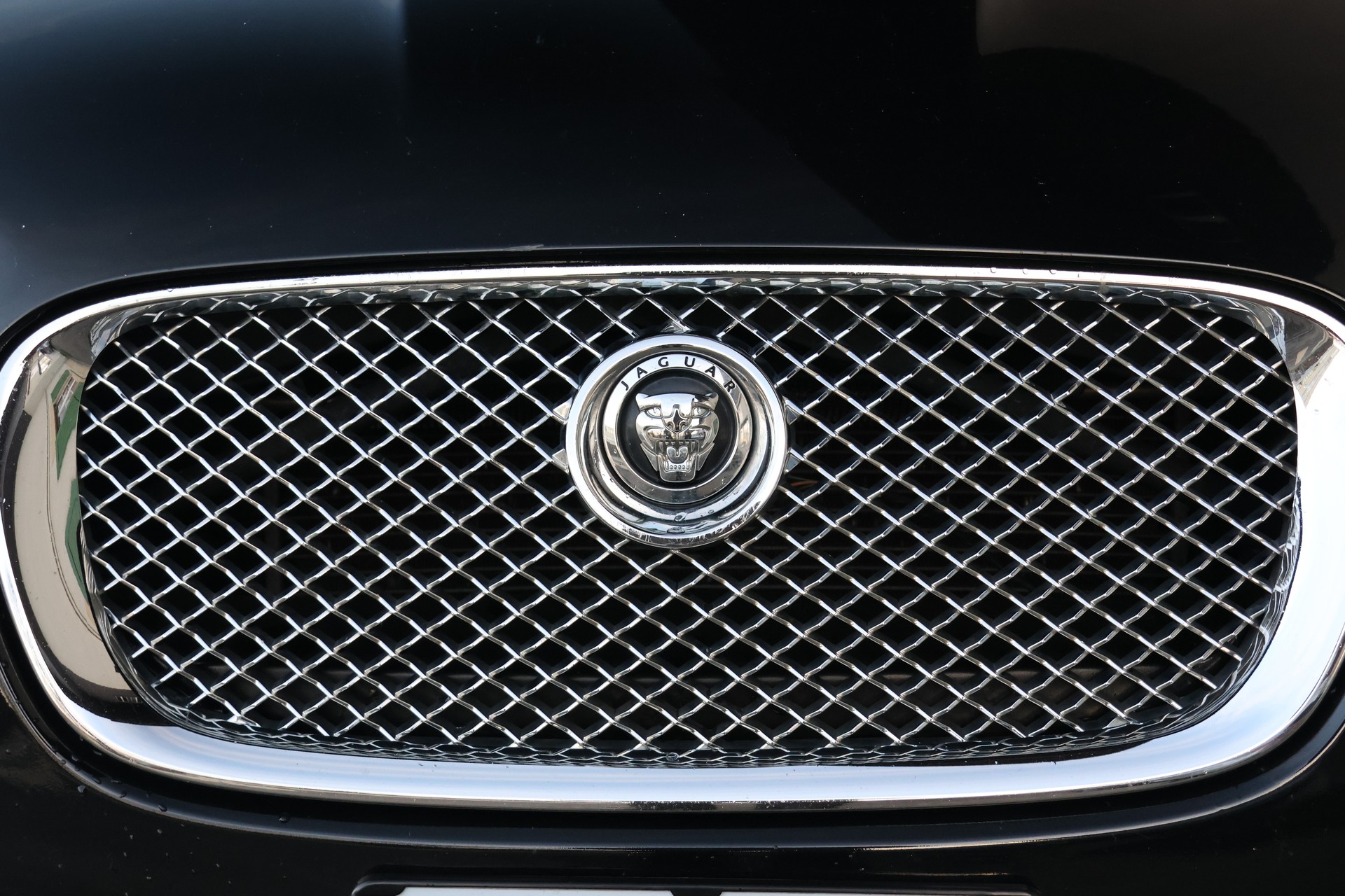 JAGUAR XF 5.0 V8 S/C XFR-showroom-element-2