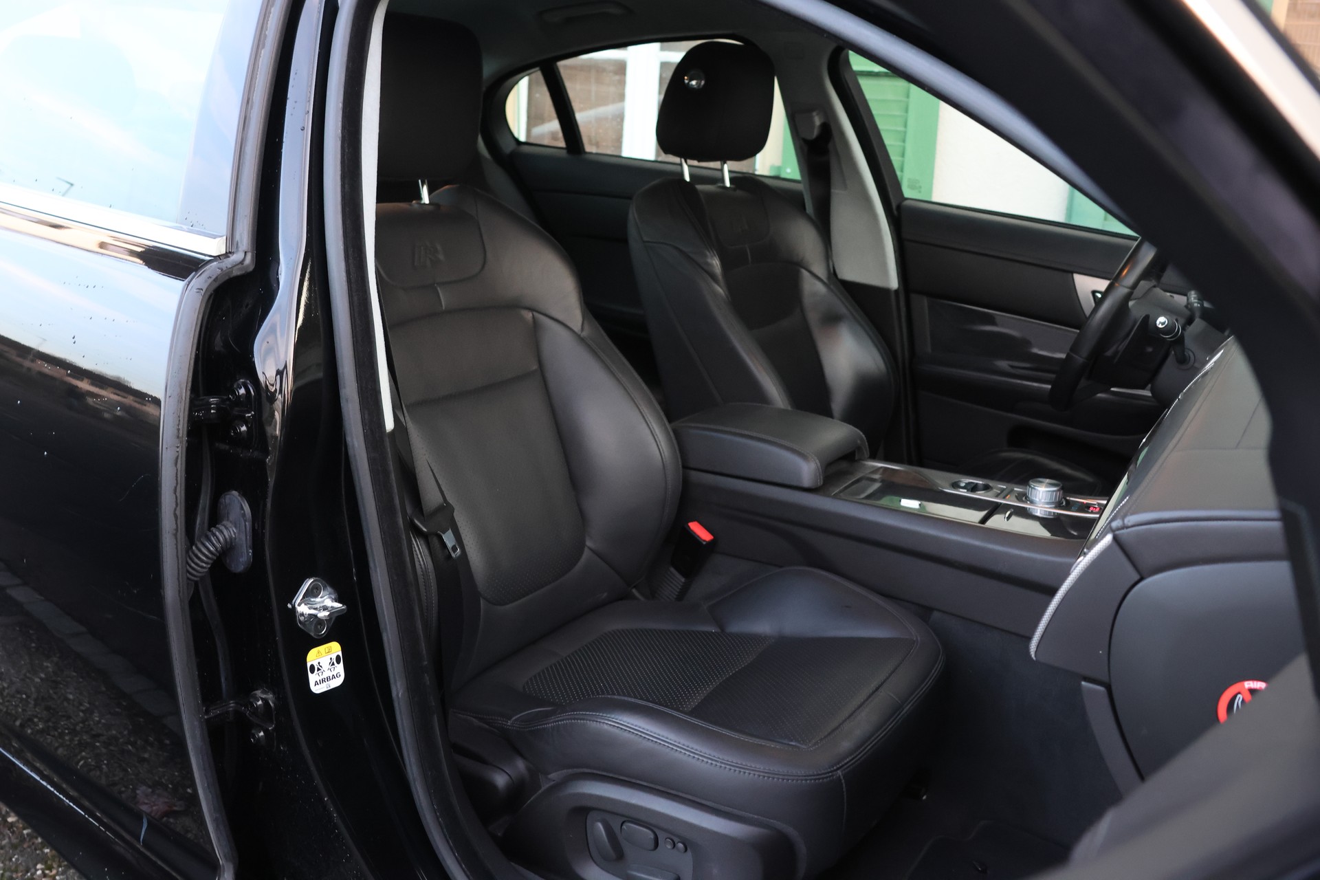 JAGUAR XF 5.0 V8 S/C XFR-image-8