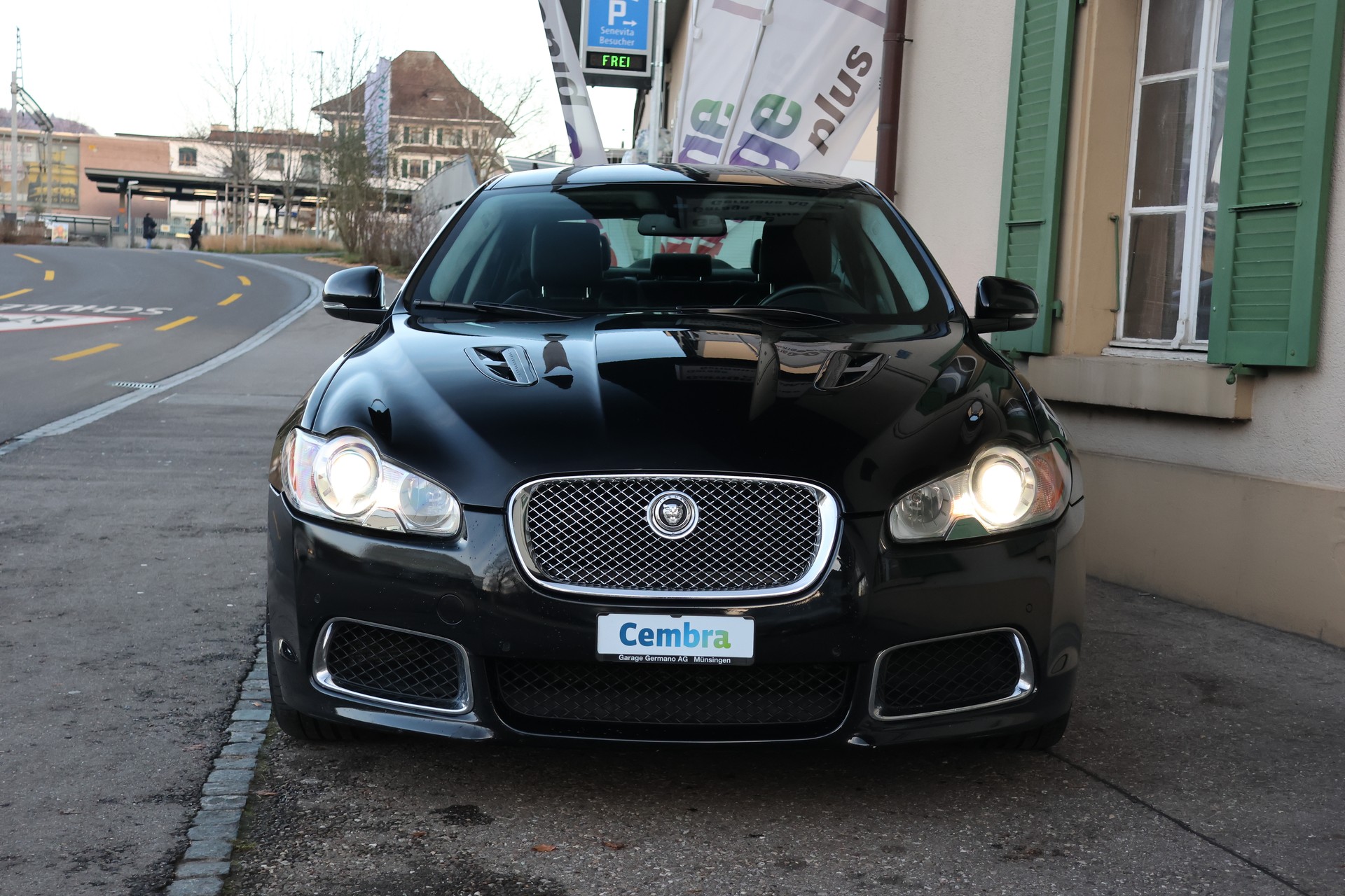 JAGUAR XF 5.0 V8 S/C XFR-showroom-element-3
