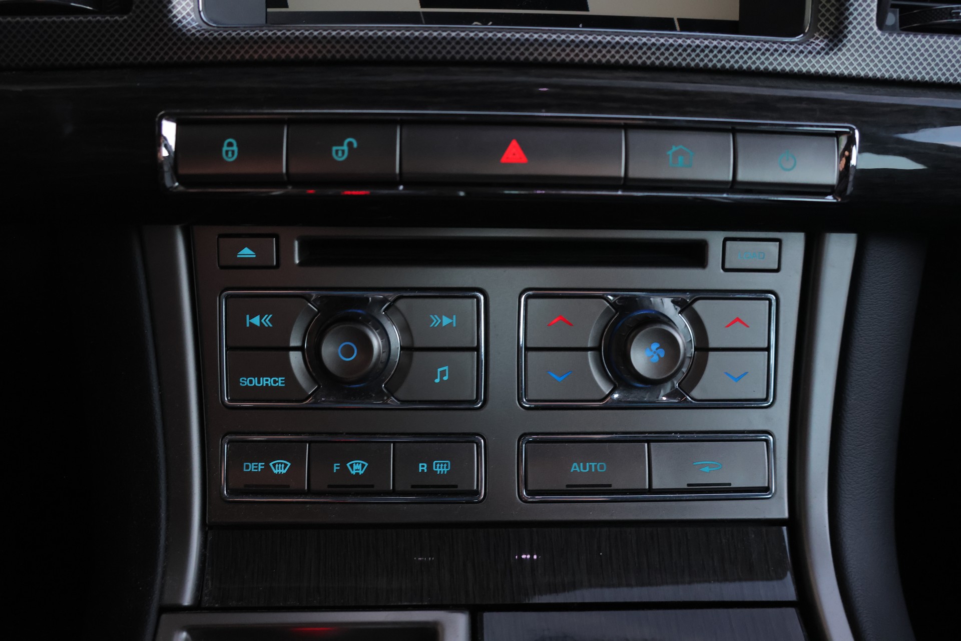 JAGUAR XF 5.0 V8 S/C XFR-image-14