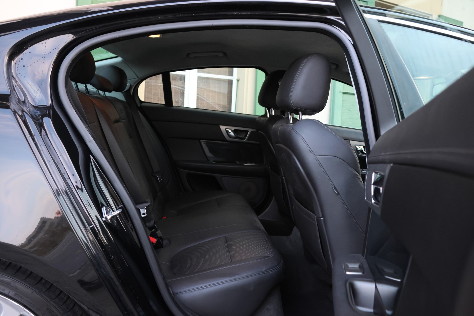 JAGUAR XF 5.0 V8 S/C XFR-image-10
