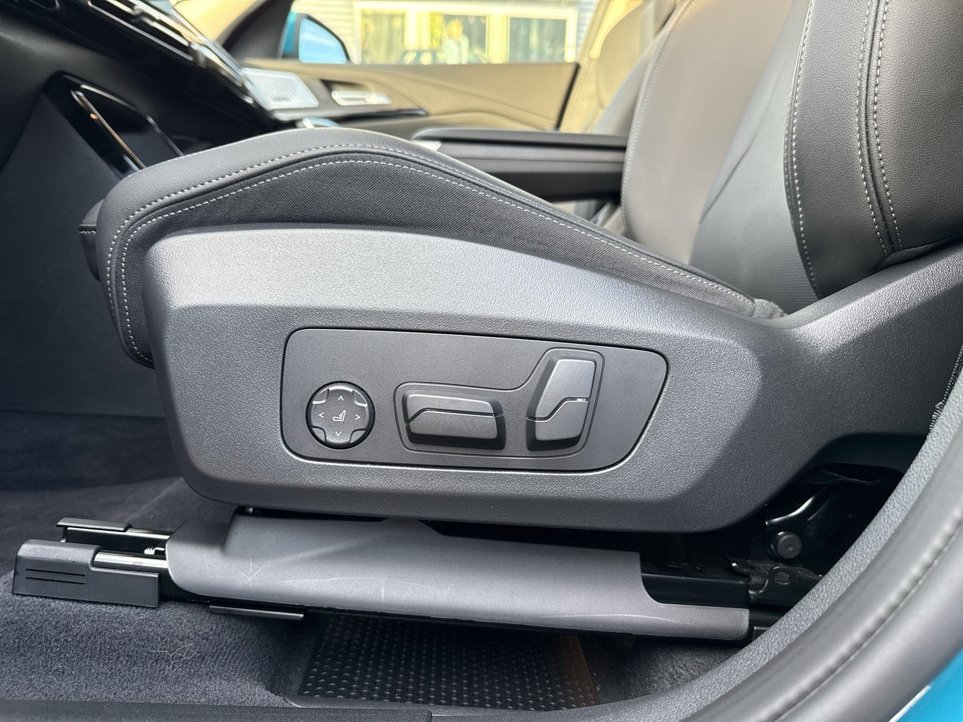 BMW X1 xDrive 20d 48V xLine-image-18