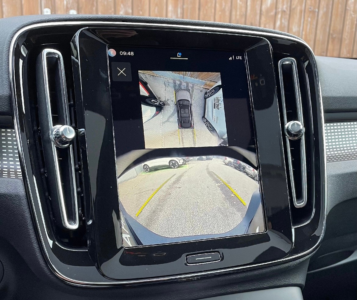 VOLVO XC40 2.0 B5 MH R-Design AWD-image-12