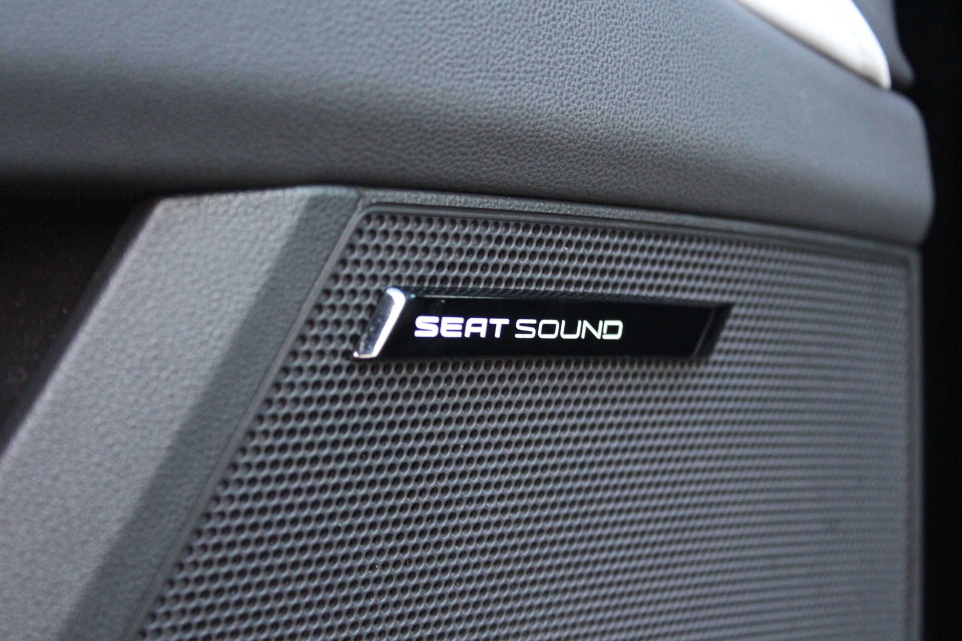 SEAT Leon ST 2.0 TSI Cupra ABT 335' cv DSG - "ABT 335' Homol * Sièges Baquet Alcant * 8 Roues * Expertise/Service 2026 * Clim. Auto"-image-18