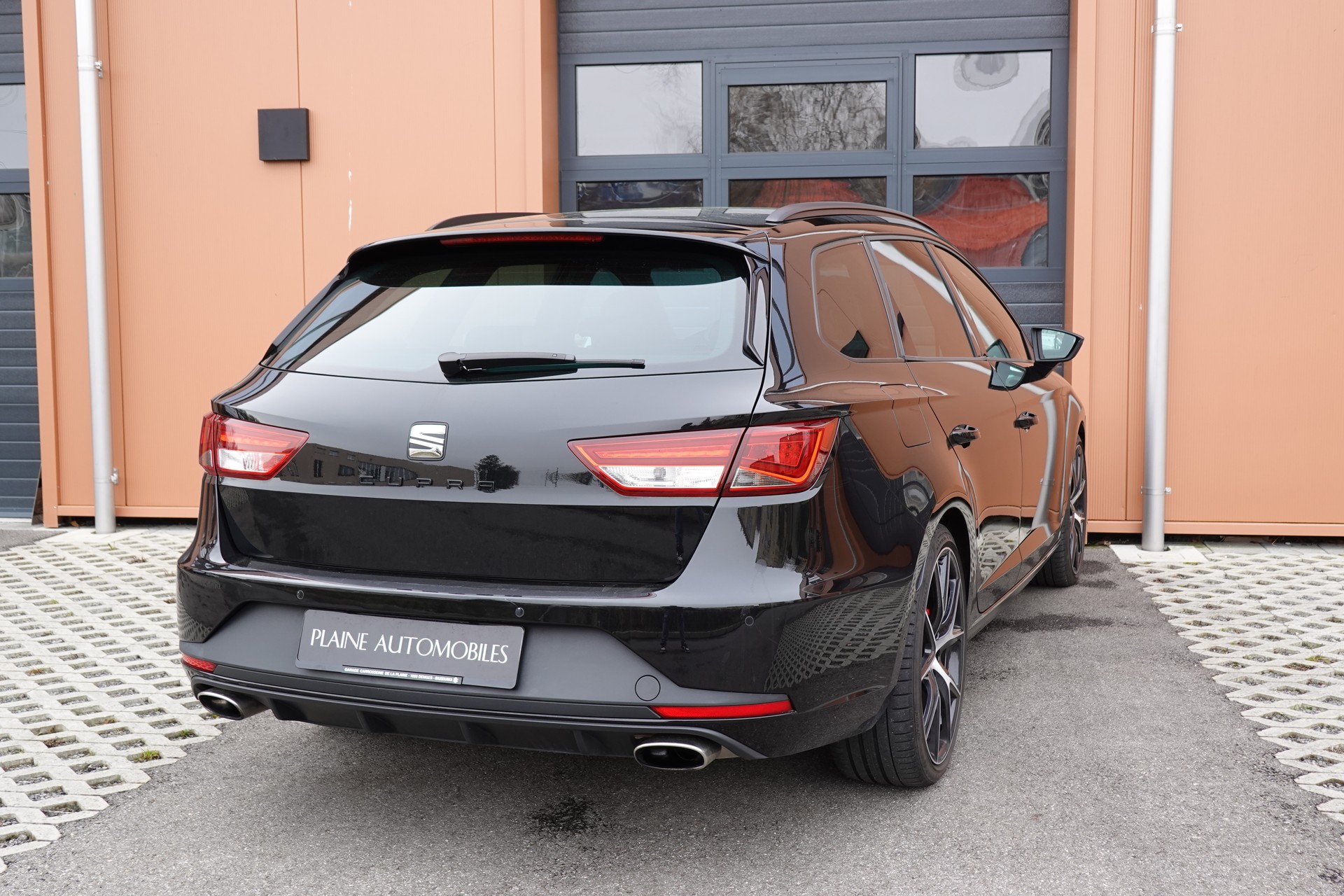 SEAT Leon ST 2.0 TSI Cupra ABT 335' cv DSG - "ABT 335' Homol * Sièges Baquet Alcant * 8 Roues * Expertise/Service 2026 * Clim. Auto"-image-9