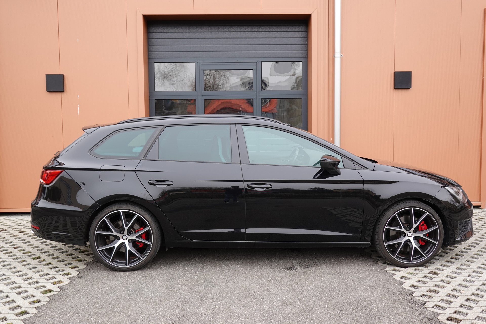 SEAT Leon ST 2.0 TSI Cupra ABT 335' cv DSG - "ABT 335' Homol * Sièges Baquet Alcant * 8 Roues * Expertise/Service 2026 * Clim. Auto"-image-5
