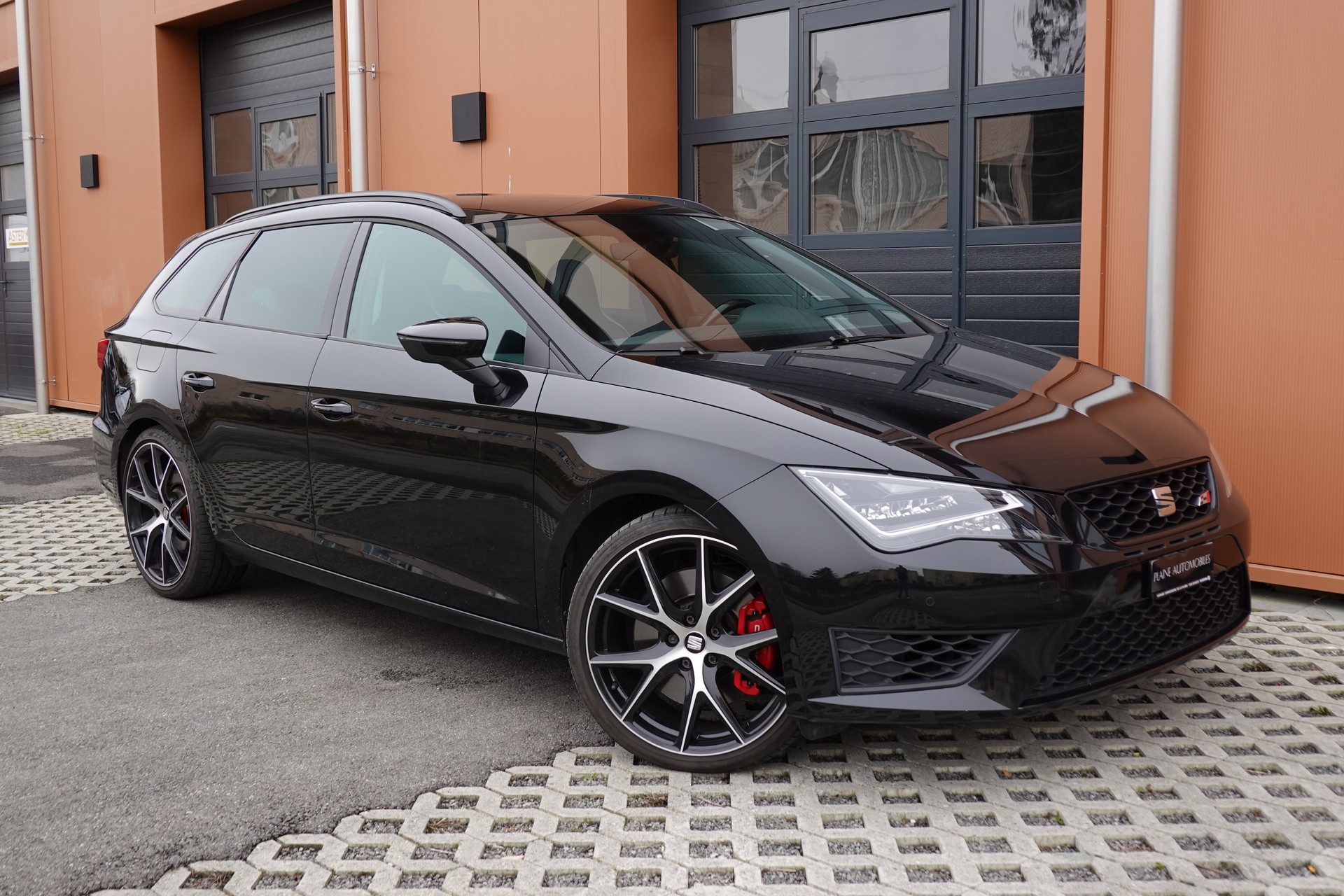 SEAT Leon ST 2.0 TSI Cupra ABT 335' cv DSG - "ABT 335' Homol * Sièges Baquet Alcant * 8 Roues * Expertise/Service 2026 * Clim. Auto"-image-3