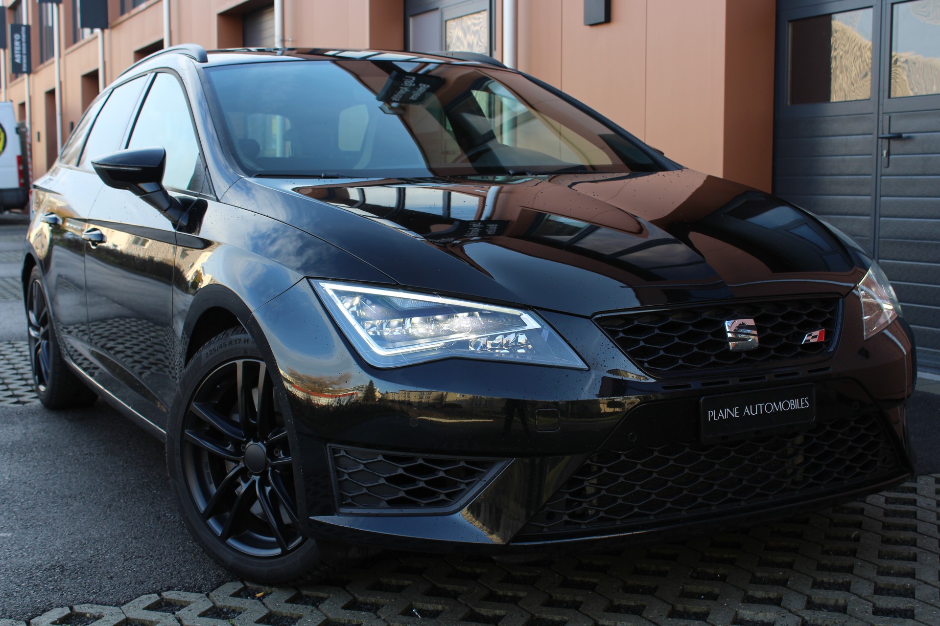 SEAT Leon ST 2.0 TSI Cupra ABT 335' cv DSG - "ABT 335' Homol * Sièges Baquet Alcant * 8 Roues * Expertise/Service 2026 * Clim. Auto"-image-4