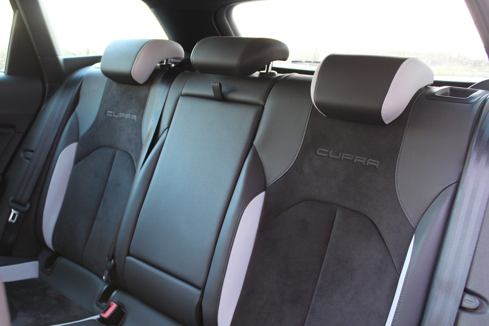 SEAT Leon ST 2.0 TSI Cupra ABT 335' cv DSG - "ABT 335' Homol * Sièges Baquet Alcant * 8 Roues * Expertise/Service 2026 * Clim. Auto"-image-24