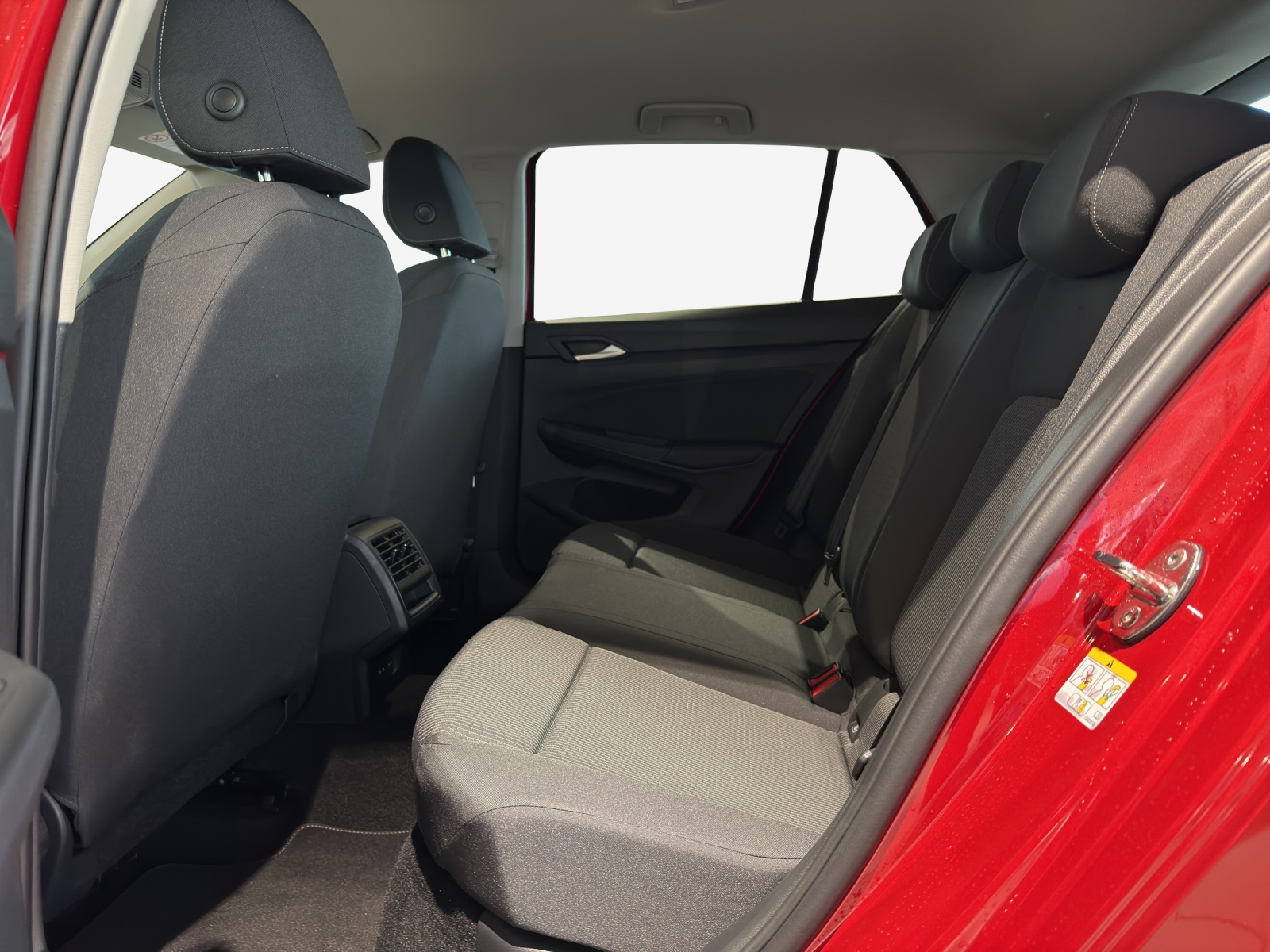 VW Golf 1.5 e TSI mHEV Value DSG-image-11