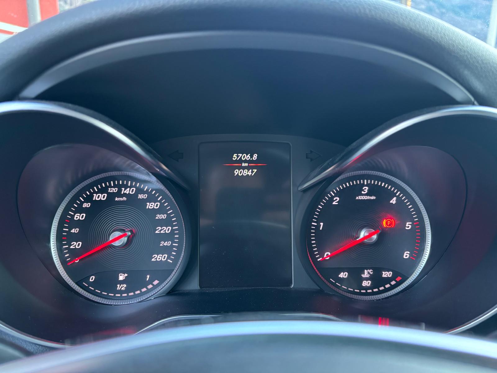 MERCEDES-BENZ GLC 250 d AMG Line 4Matic 9G-Tronic-image-8