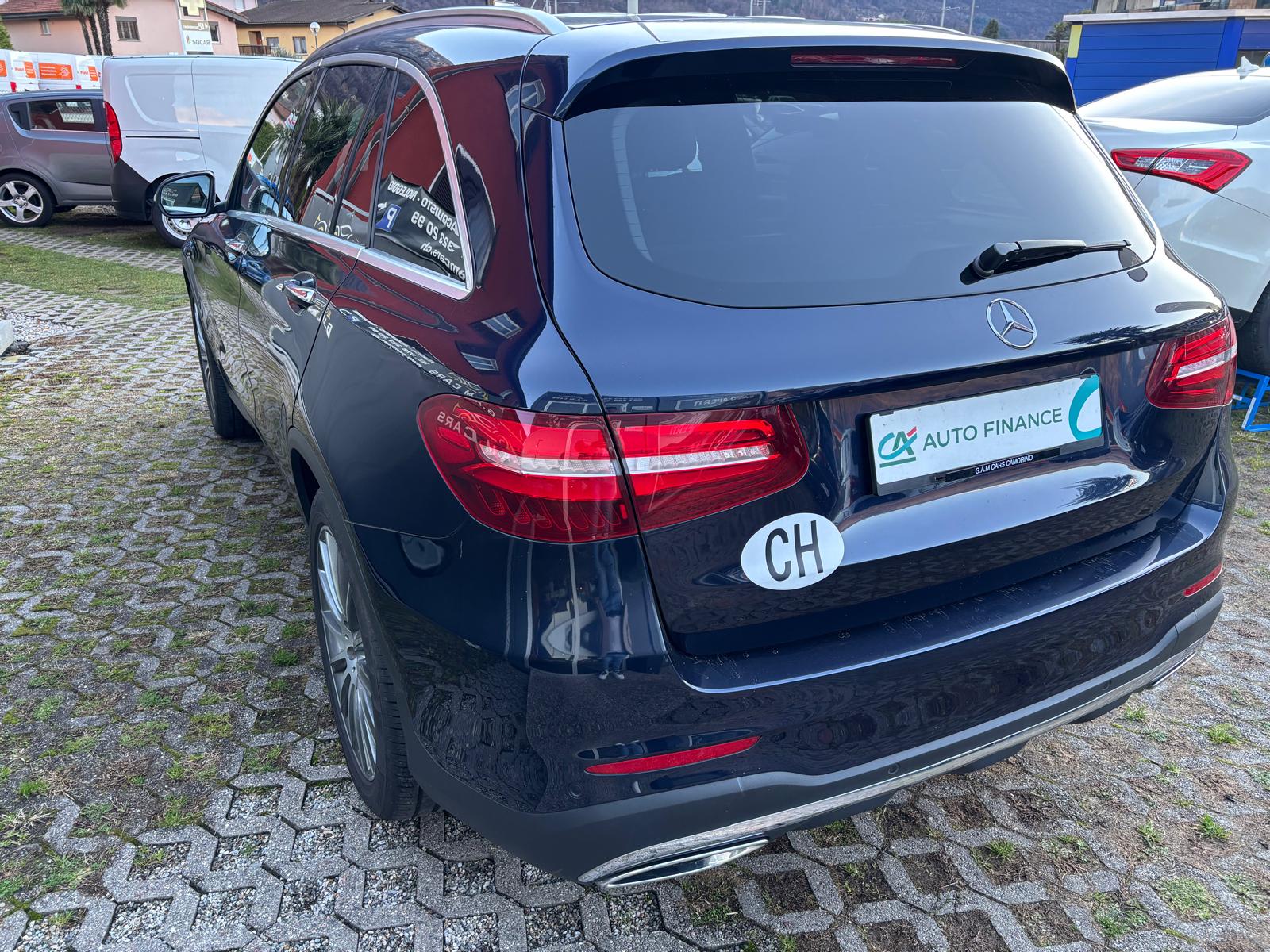 MERCEDES-BENZ GLC 250 d AMG Line 4Matic 9G-Tronic-image-5