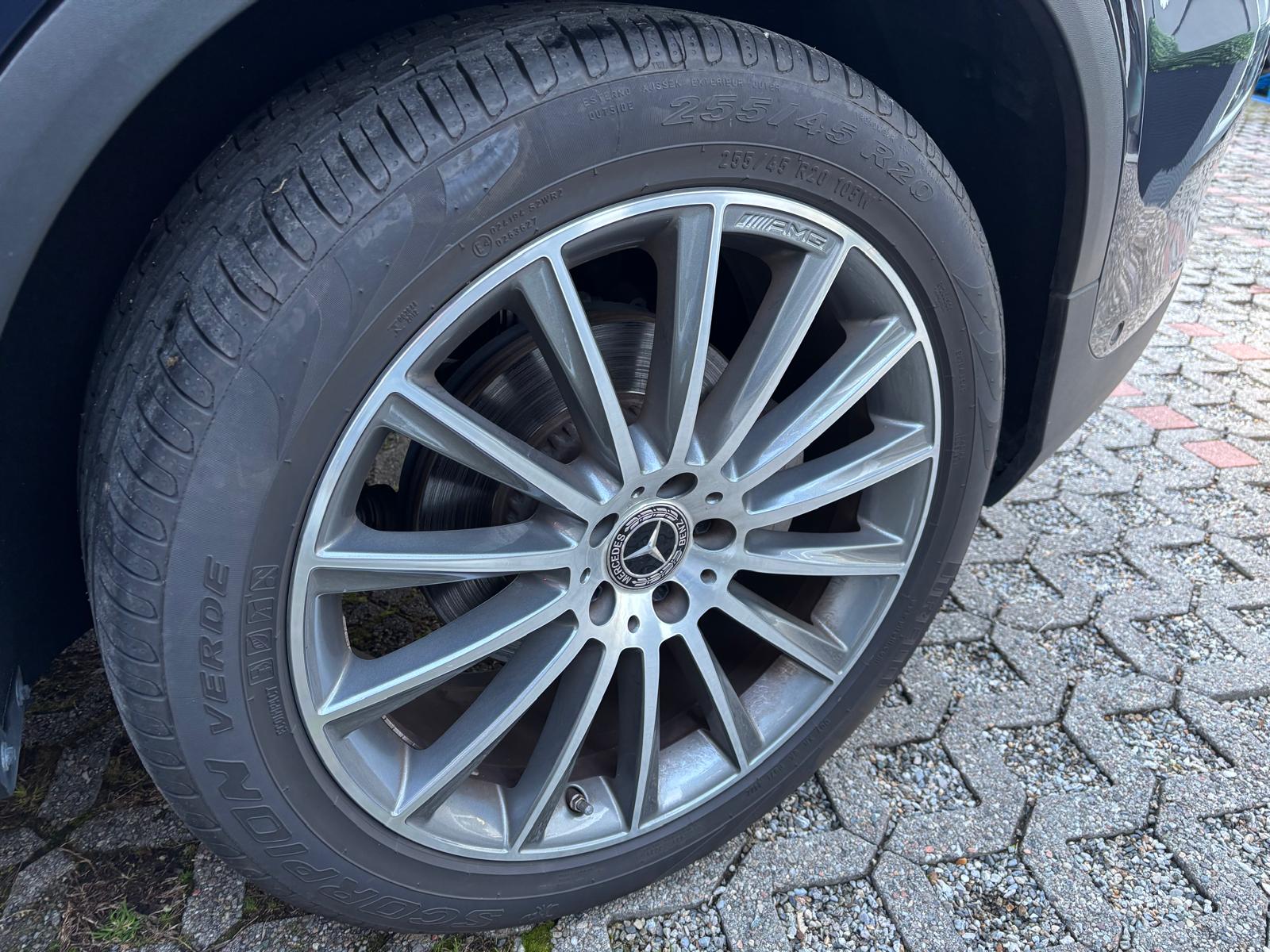 MERCEDES-BENZ GLC 250 d AMG Line 4Matic 9G-Tronic-image-10