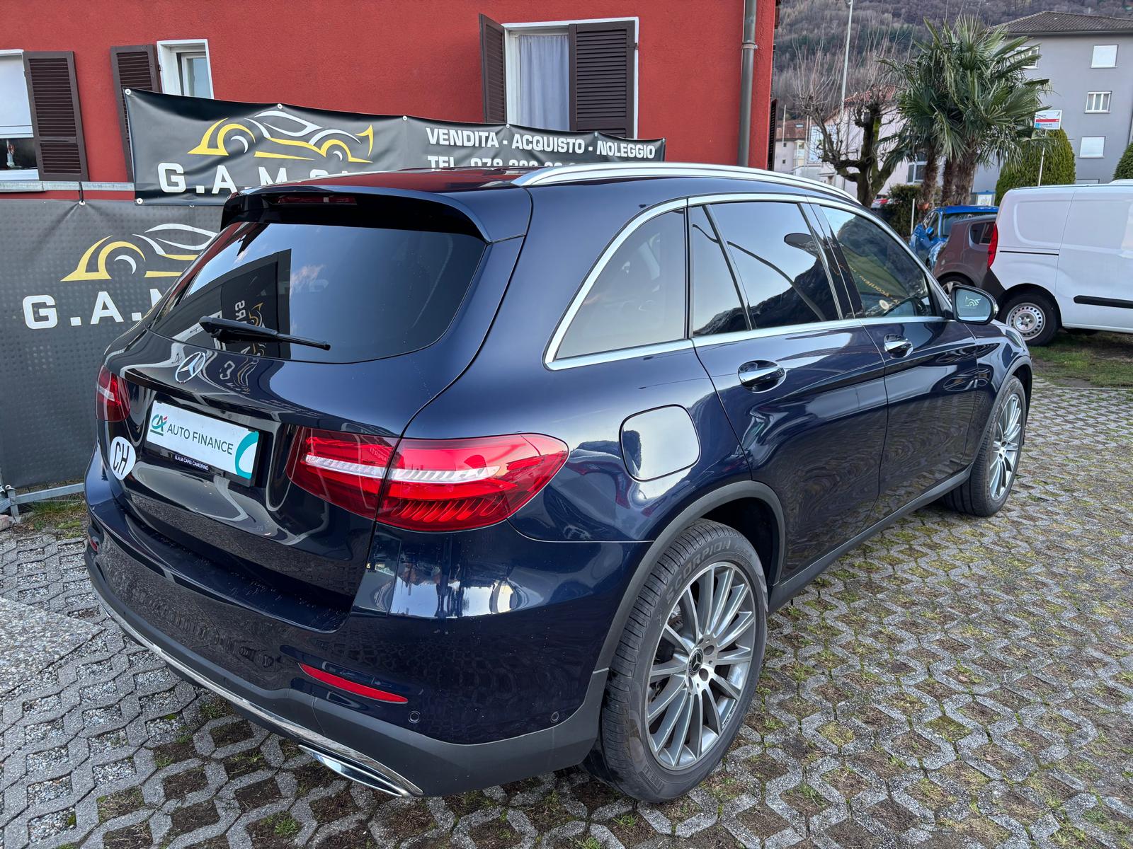 MERCEDES-BENZ GLC 250 d AMG Line 4Matic 9G-Tronic-image-3