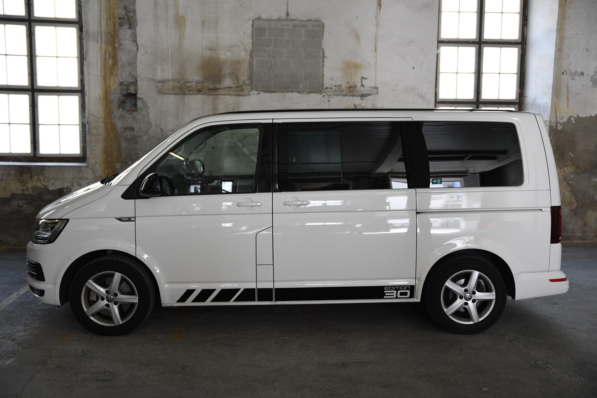 VW T6 Multivan 2.0 Bi-TDI Comfortline Ed. 30 4Mot DSG mit fortlaufender Anschlussgarantie, frisch ab Service und MFK-image-1