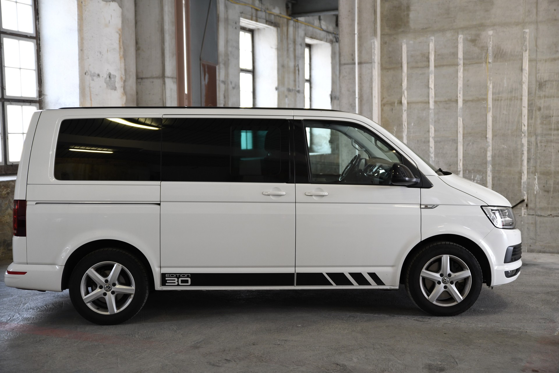 VW T6 Multivan 2.0 Bi-TDI Comfortline Ed. 30 4Mot DSG mit fortlaufender Anschlussgarantie, frisch ab Service und MFK