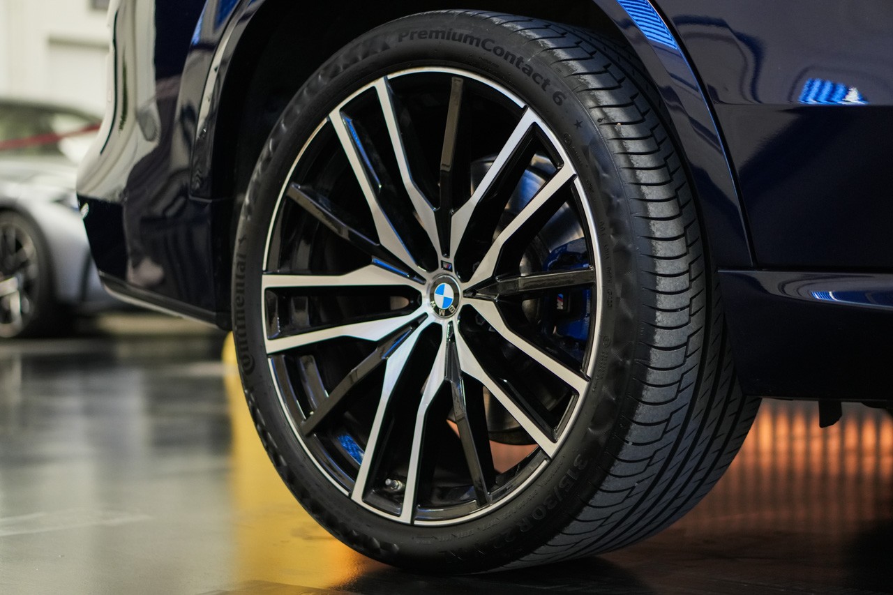BMW X5 xDrive 48V 40d M Sport Steptronic-image-8
