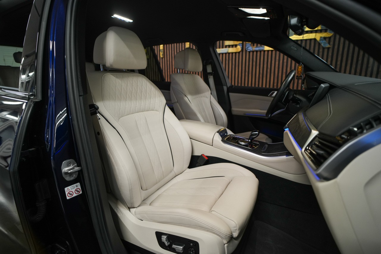 BMW X5 xDrive 48V 40d M Sport Steptronic-image-13