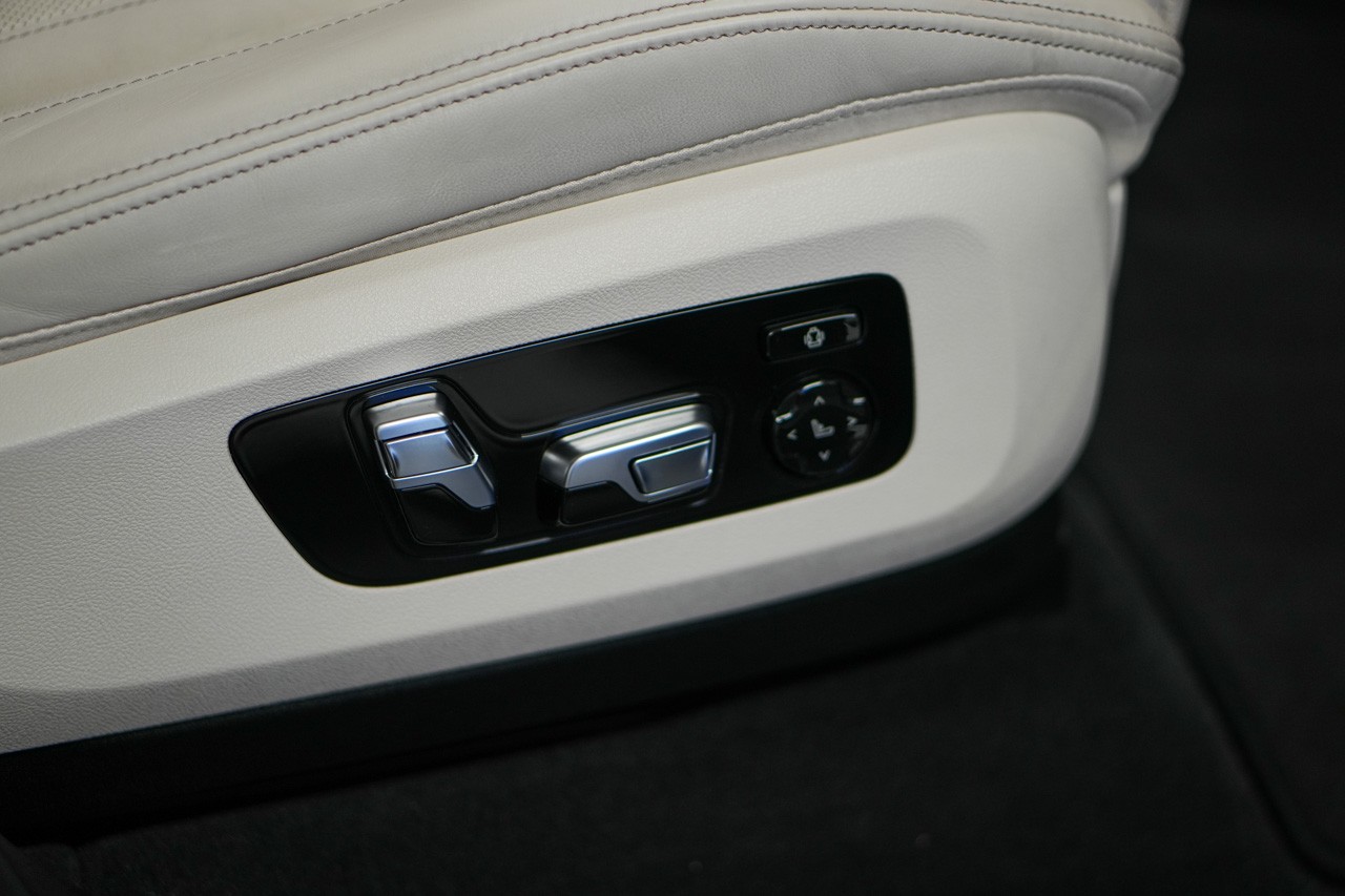 BMW X5 xDrive 48V 40d M Sport Steptronic-image-24