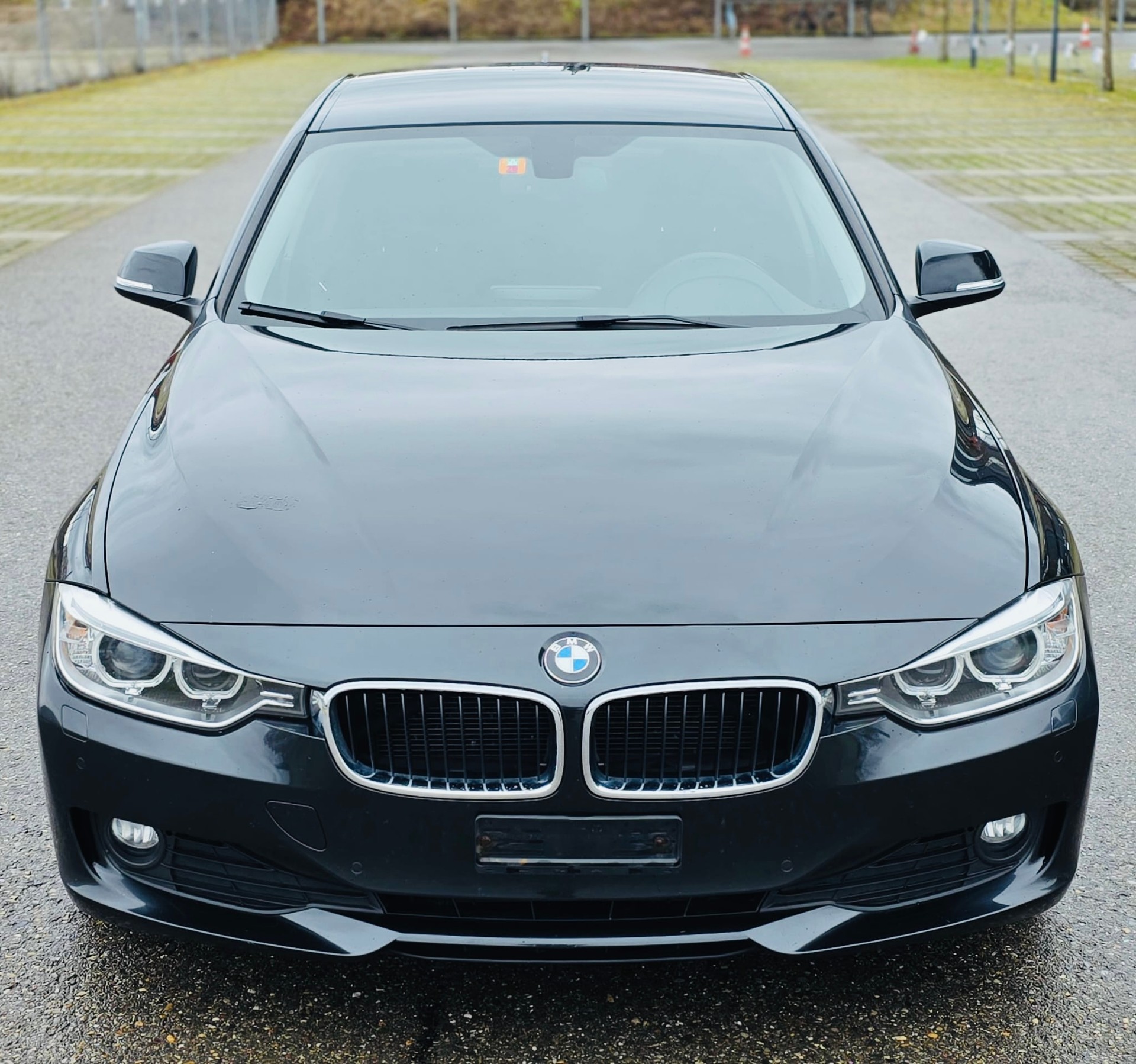 BMW 320d Sport Line Steptronic-image-2