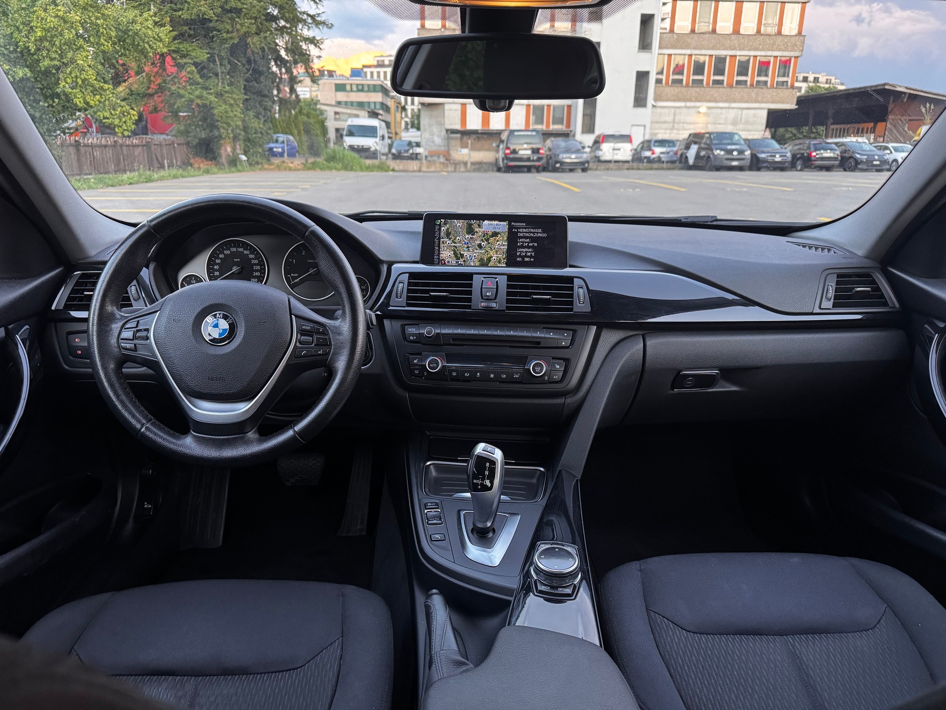 BMW 320d Sport Line Steptronic-image-6