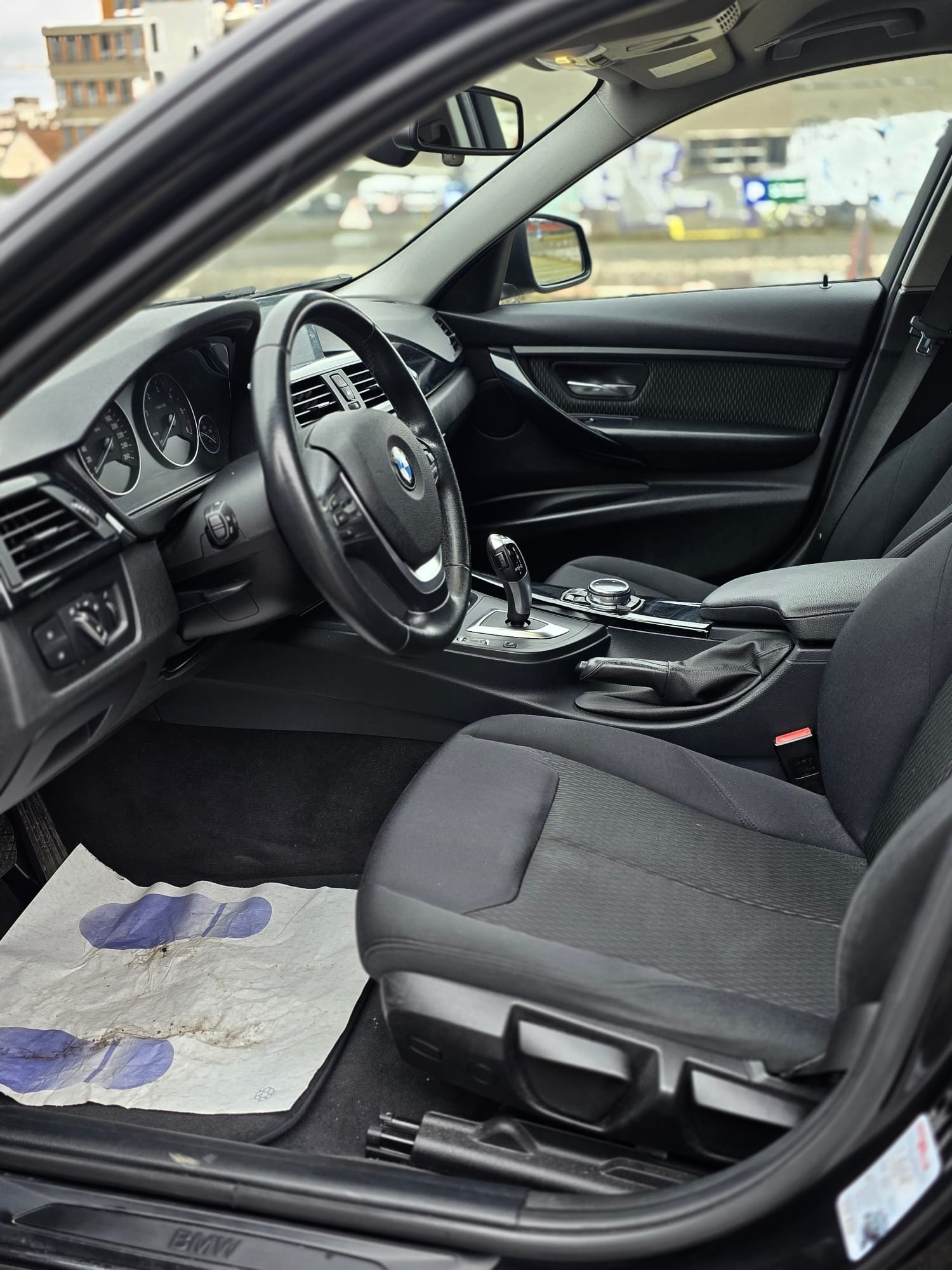 BMW 320d Sport Line Steptronic-image-9
