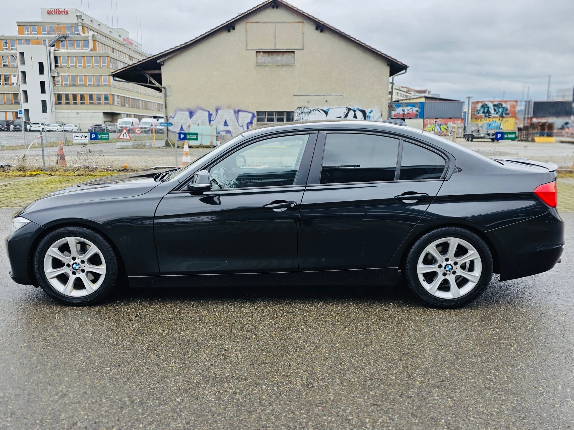 BMW 320d Sport Line Steptronic-image-4