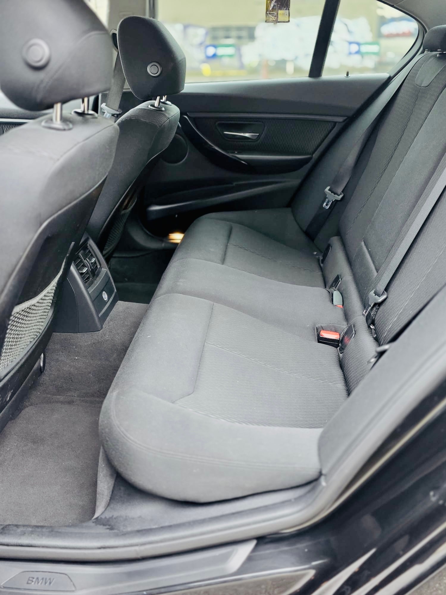 BMW 320d Sport Line Steptronic-image-8