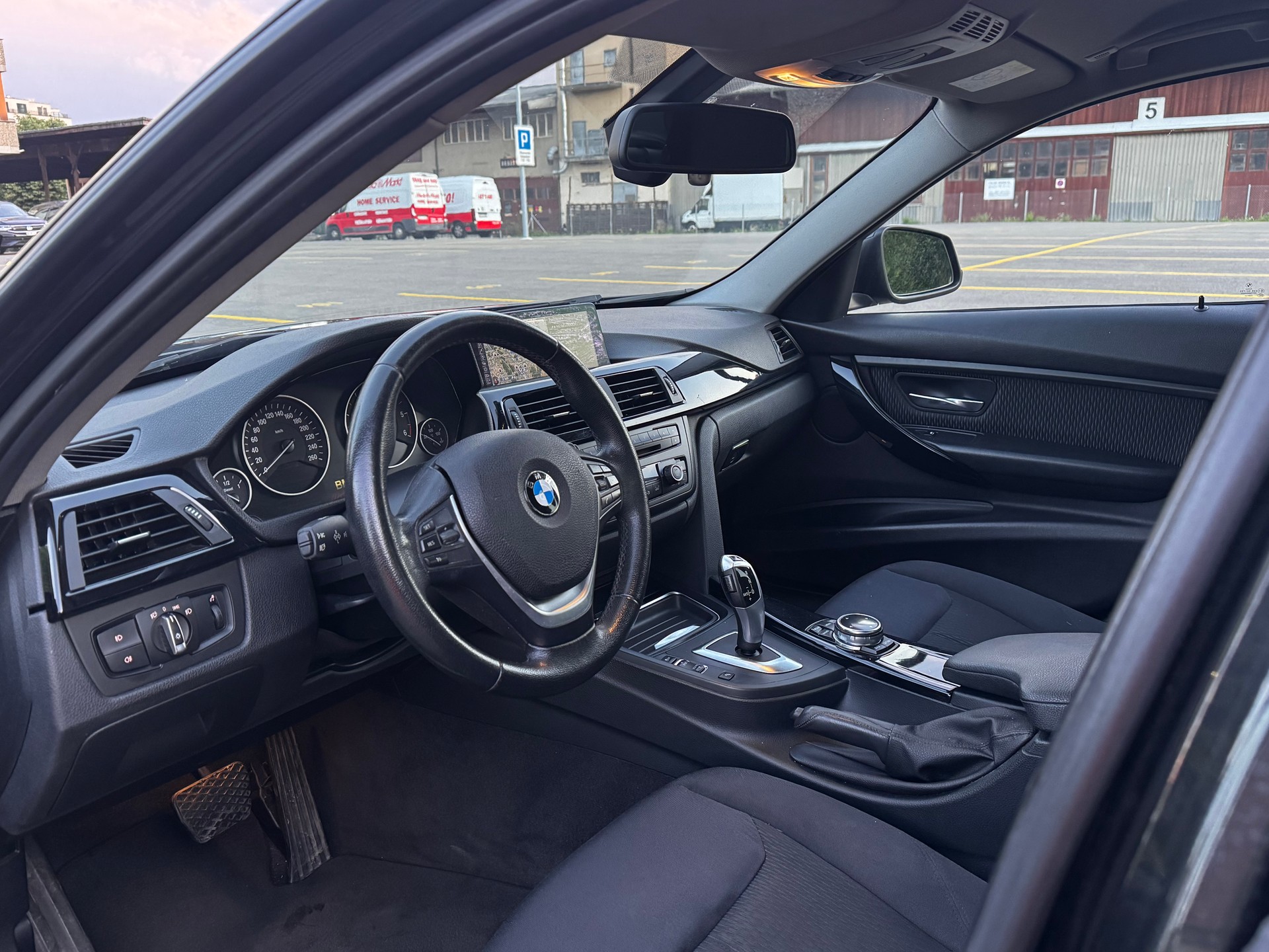 BMW 320d Sport Line Steptronic-image-7