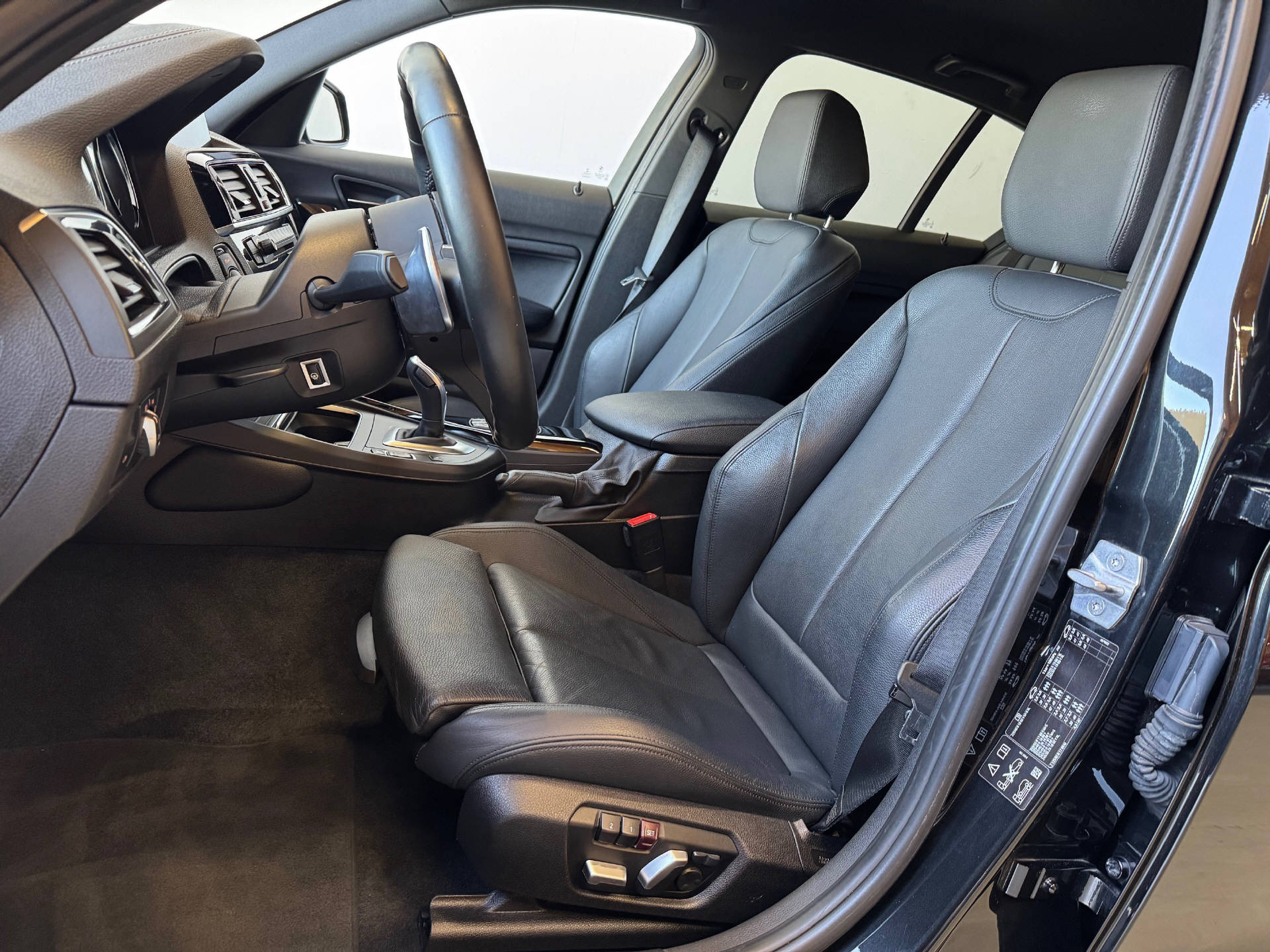BMW M140i xDrive-image-3