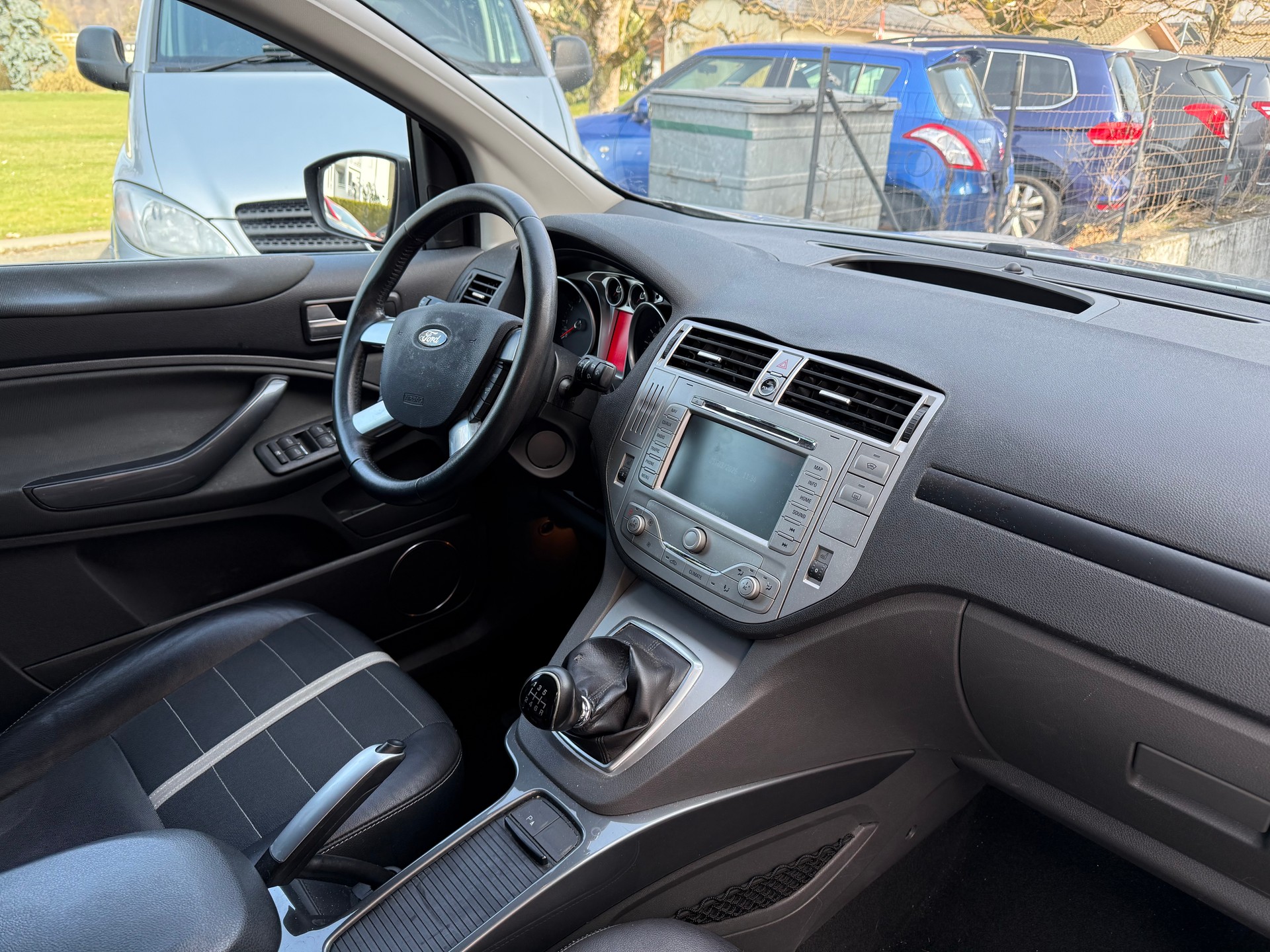 FORD Kuga 2.5 Turbo Titanium 4WD-image-11