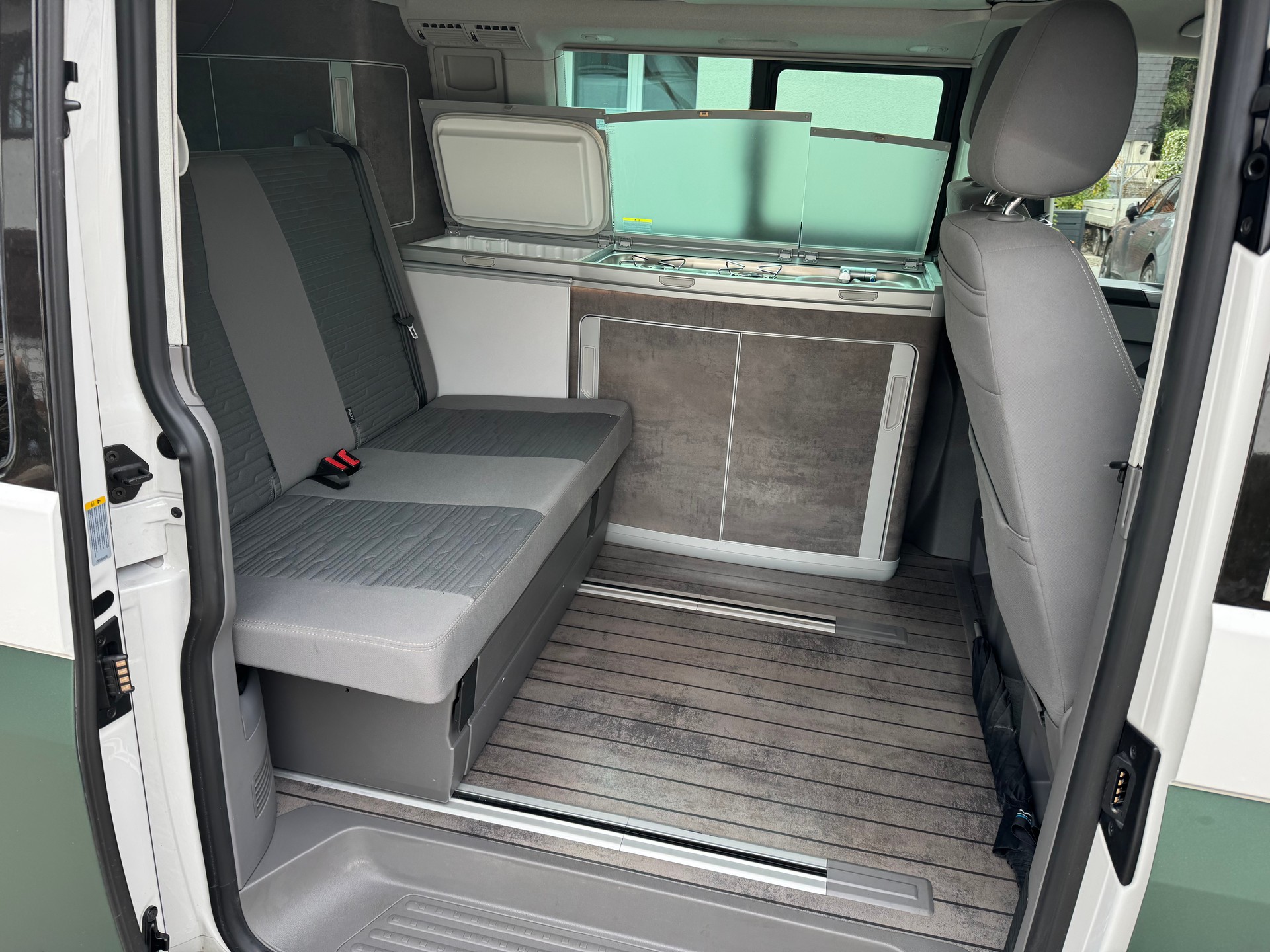 VW T6.1 California 2.0 TDI Coast Edition Liberty 4Motion DSG-image-5