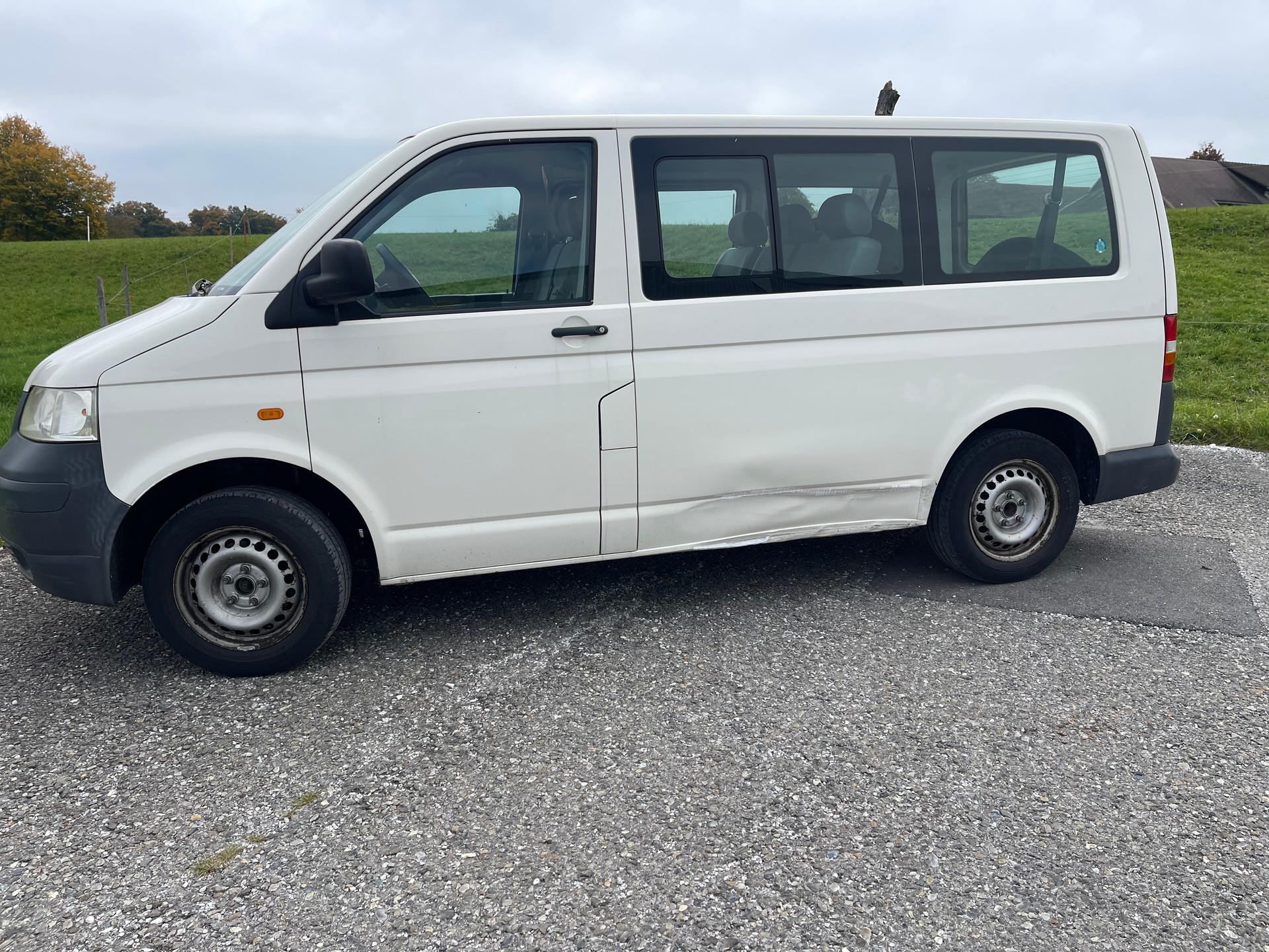 VW T5 Caravelle Comfort 1.9 TDI PD 9places climatisé-image-3