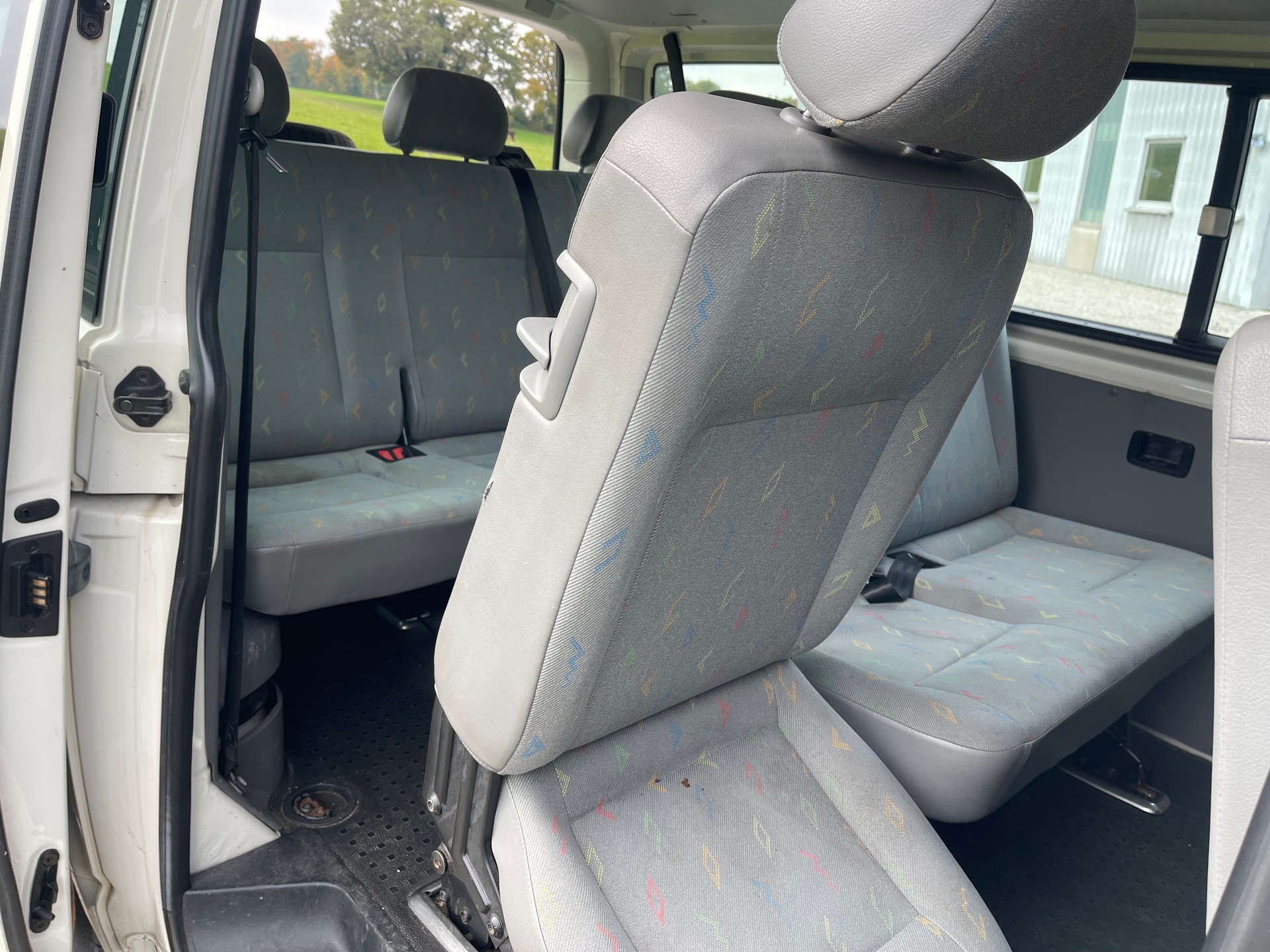 VW T5 Caravelle Comfort 1.9 TDI PD 9places climatisé-image-8