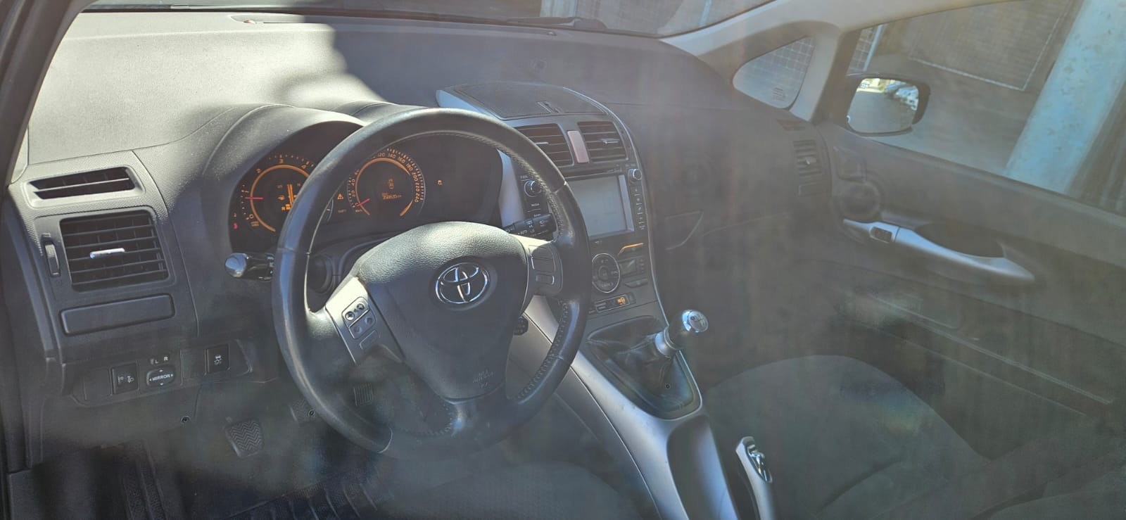 TOYOTA Auris 2.2 D-4D CleanPower Linea Sol Premium-image-2