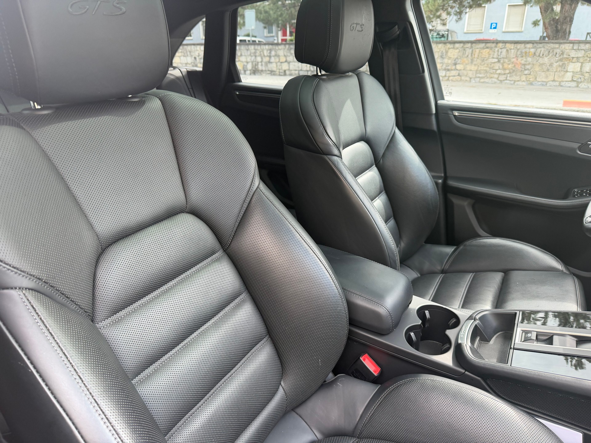 PORSCHE Macan GTS PDK-image-25