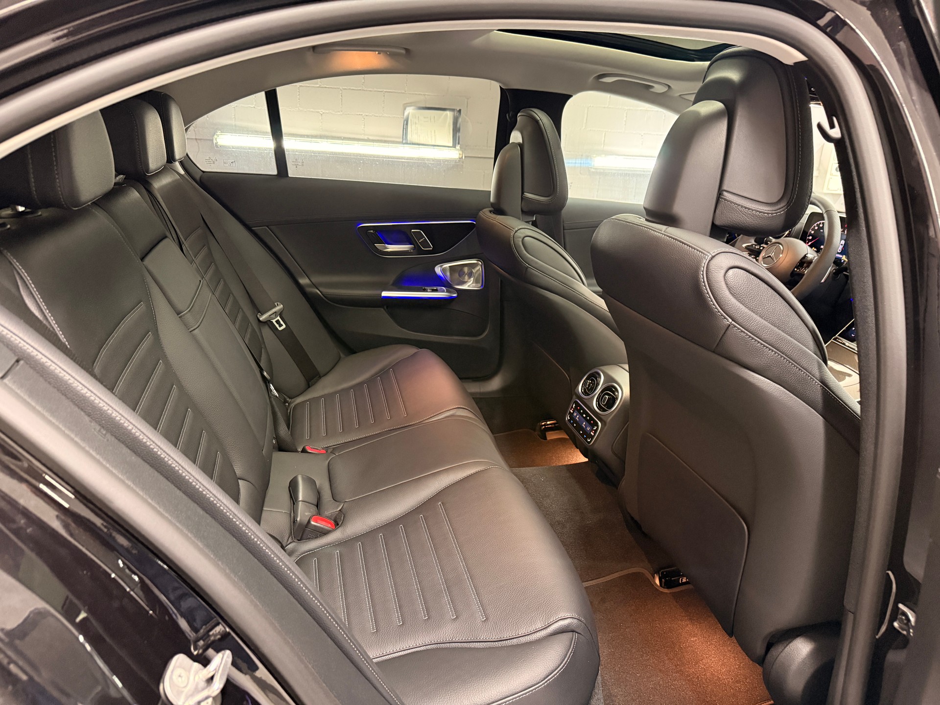 MERCEDES-BENZ C 300 4MATIC Limousine-image-6