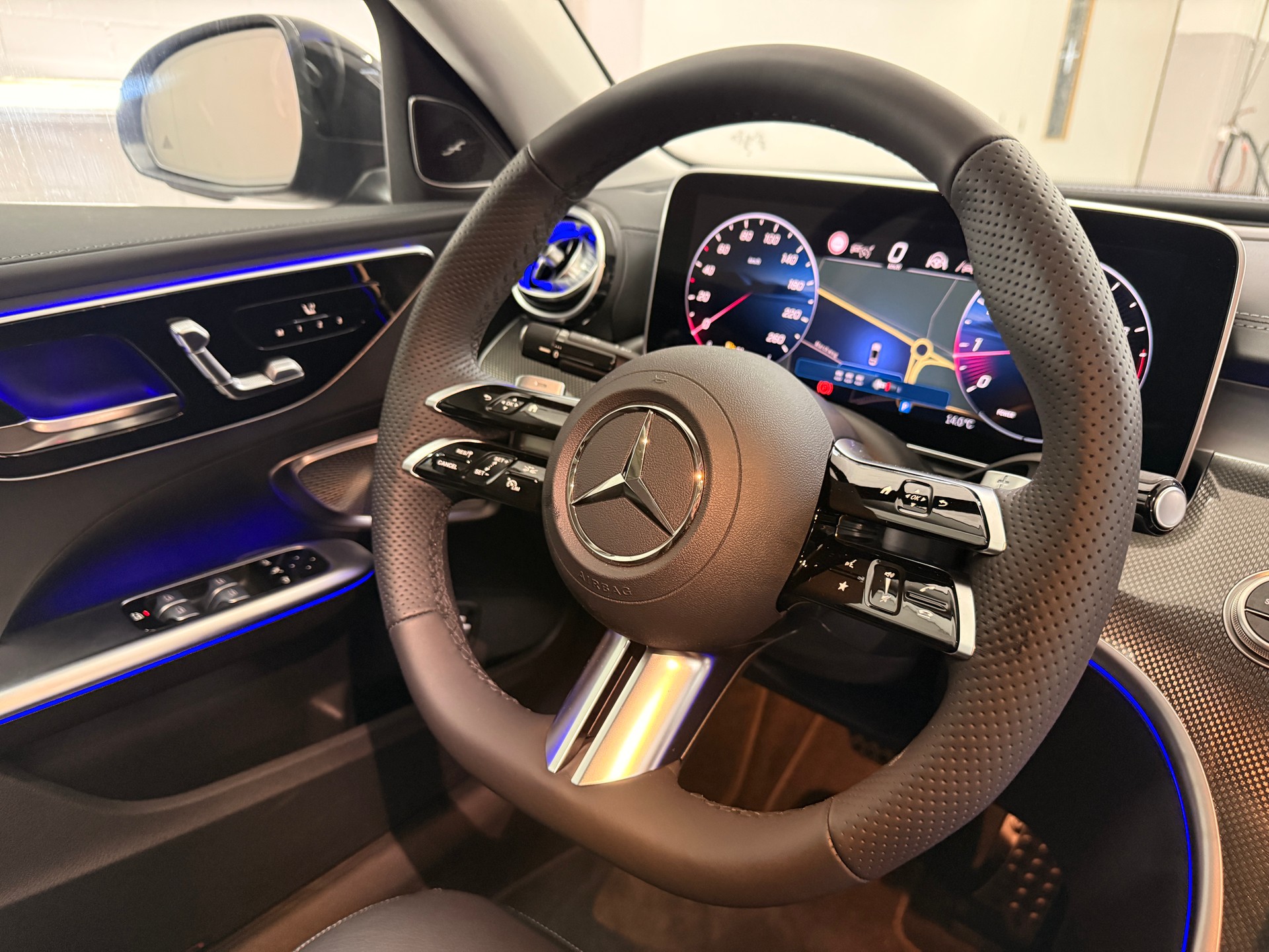 MERCEDES-BENZ C 300 4MATIC Limousine-image-13
