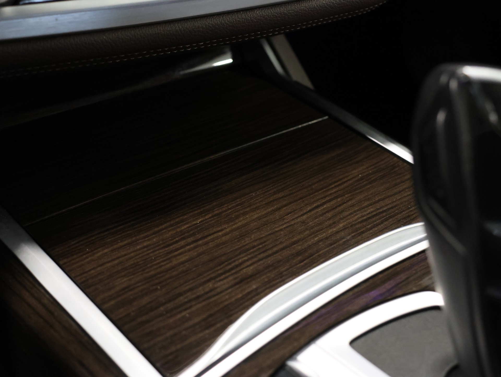 BMW 745e xDrive Steptronic *Harman/Kardon* *360 Kamera* *M-Packet*-image-28