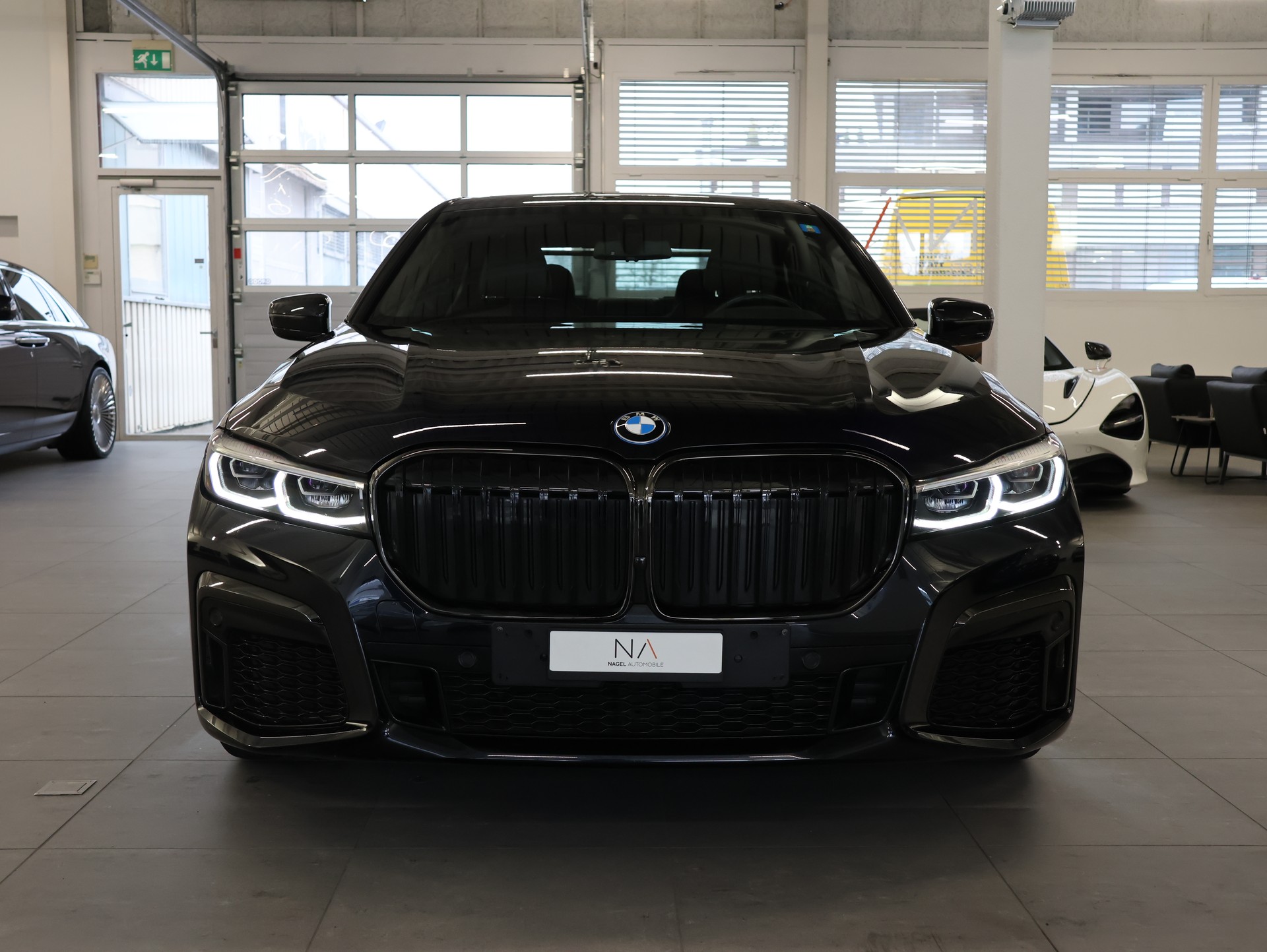 BMW 745e xDrive Steptronic *Harman/Kardon* *360 Kamera* *M-Packet*-showroom-element-2
