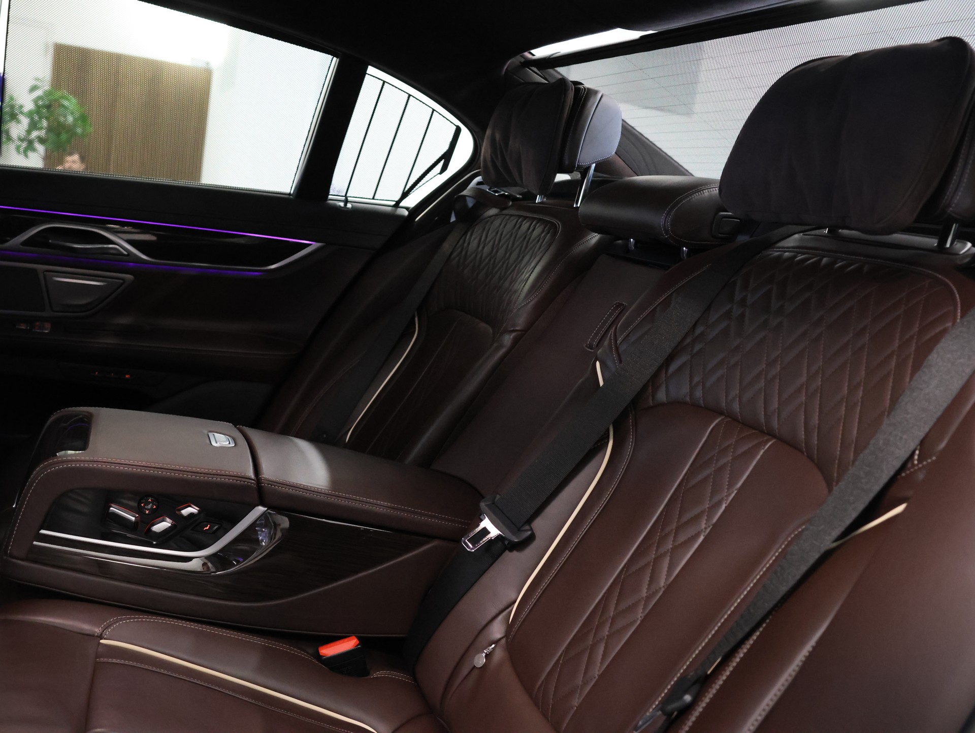 BMW 745e xDrive Steptronic *Harman/Kardon* *360 Kamera* *M-Packet*-image-33
